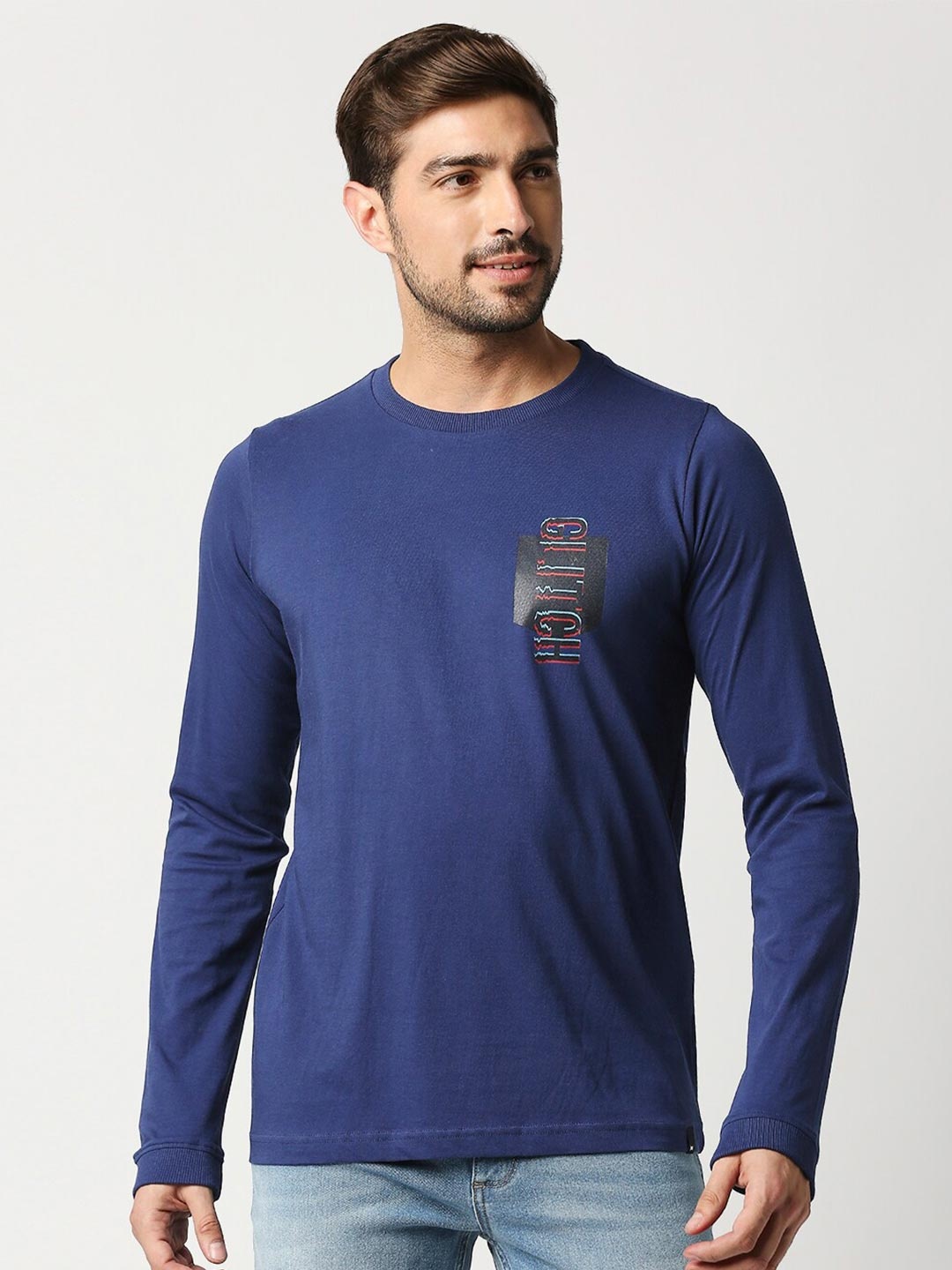 

Basics Men Navy Blue Slim Fit Cotton T-shirt