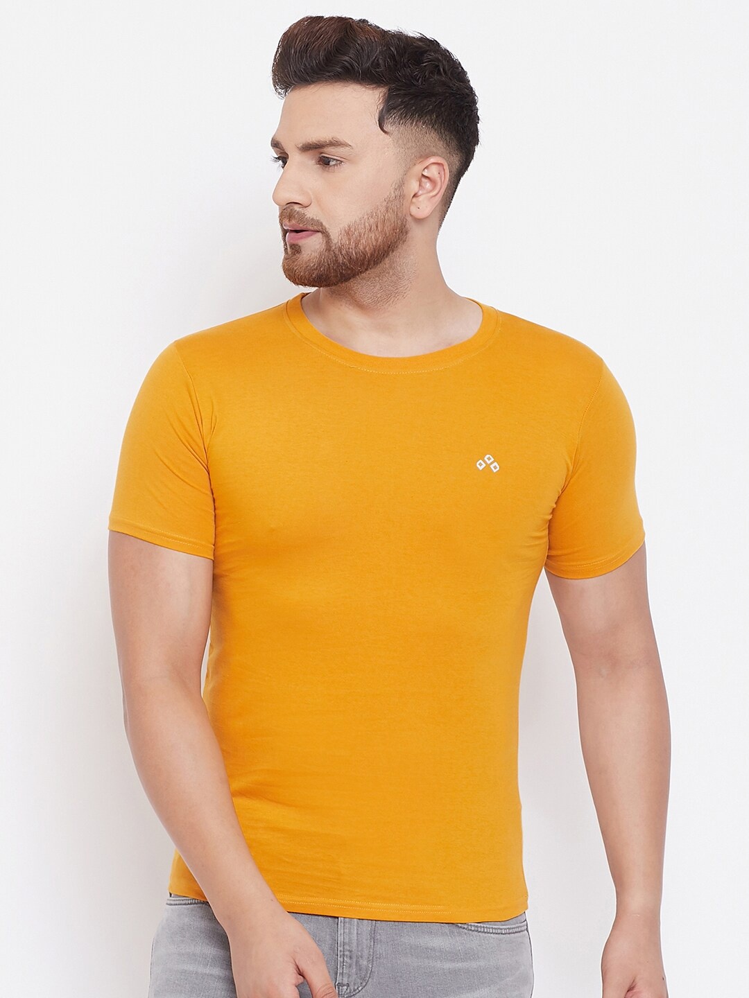 

ALIZA Men Mustard Yellow Slim Fit T-shirt