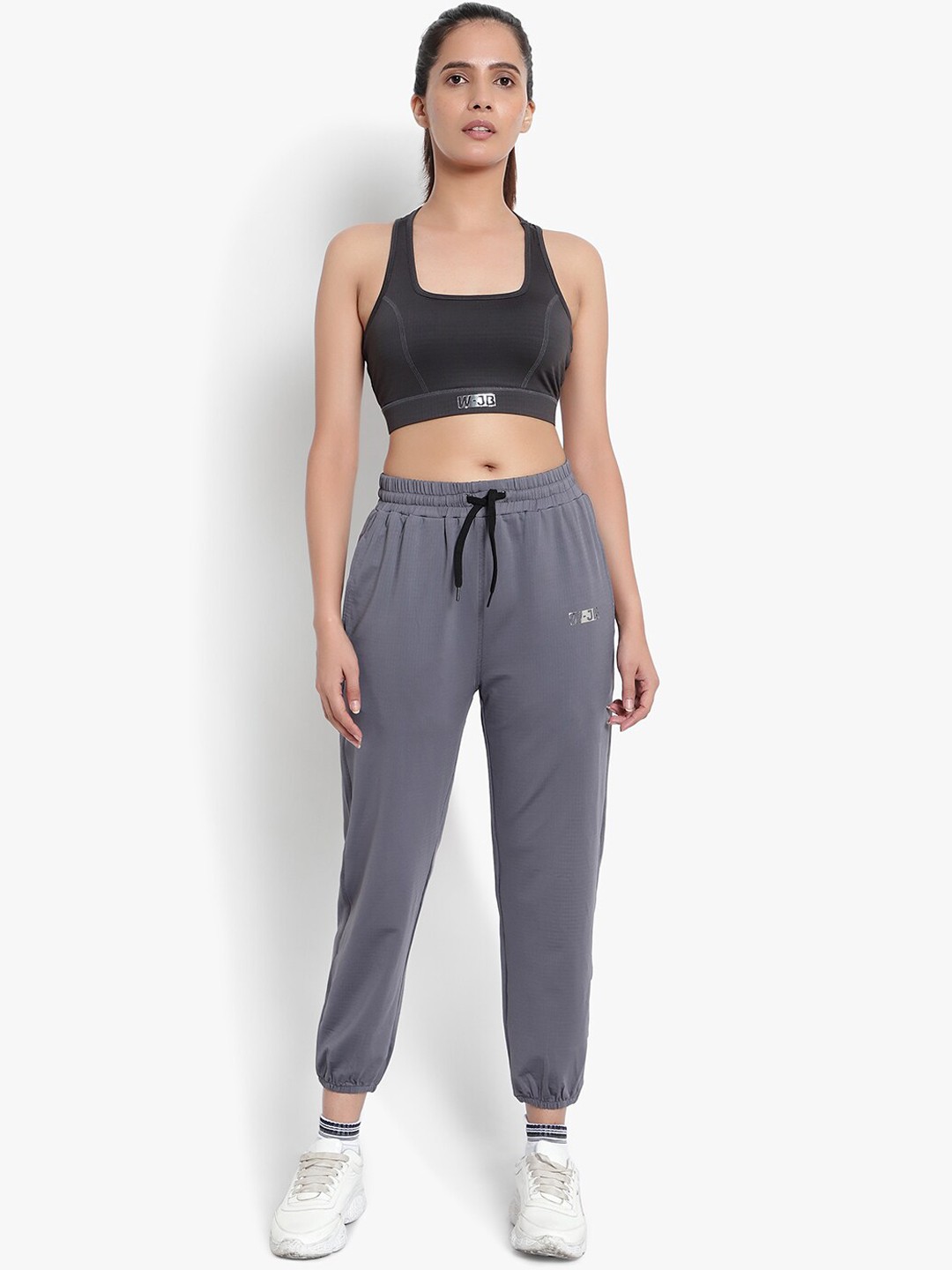 

Wearjukebox Women Grey Solid Jogger & Sports Bra Co-Ords