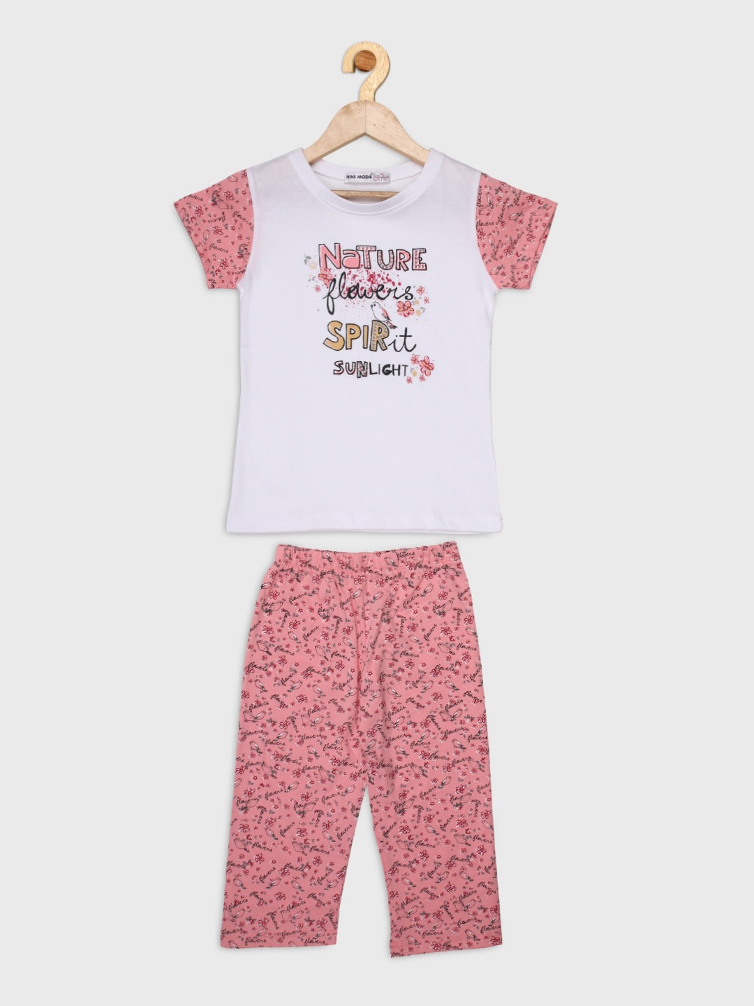 

Nins Moda Girls Peach-Coloured & White Printed Night suit