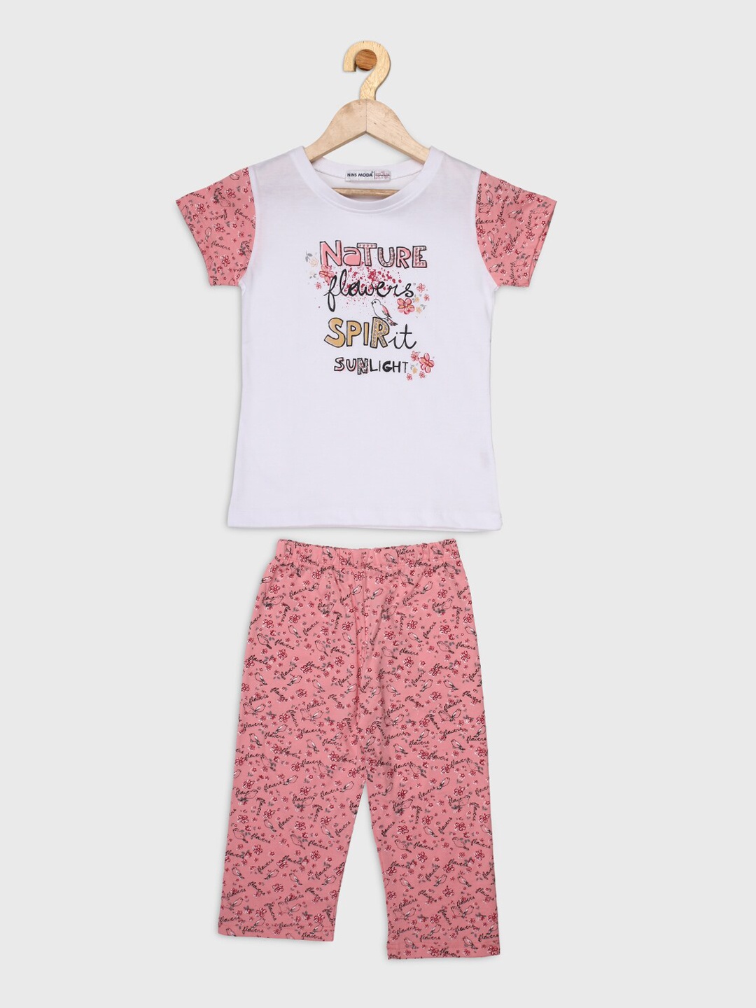 

Nins Moda Girls Peach-Coloured & White Printed Night suit