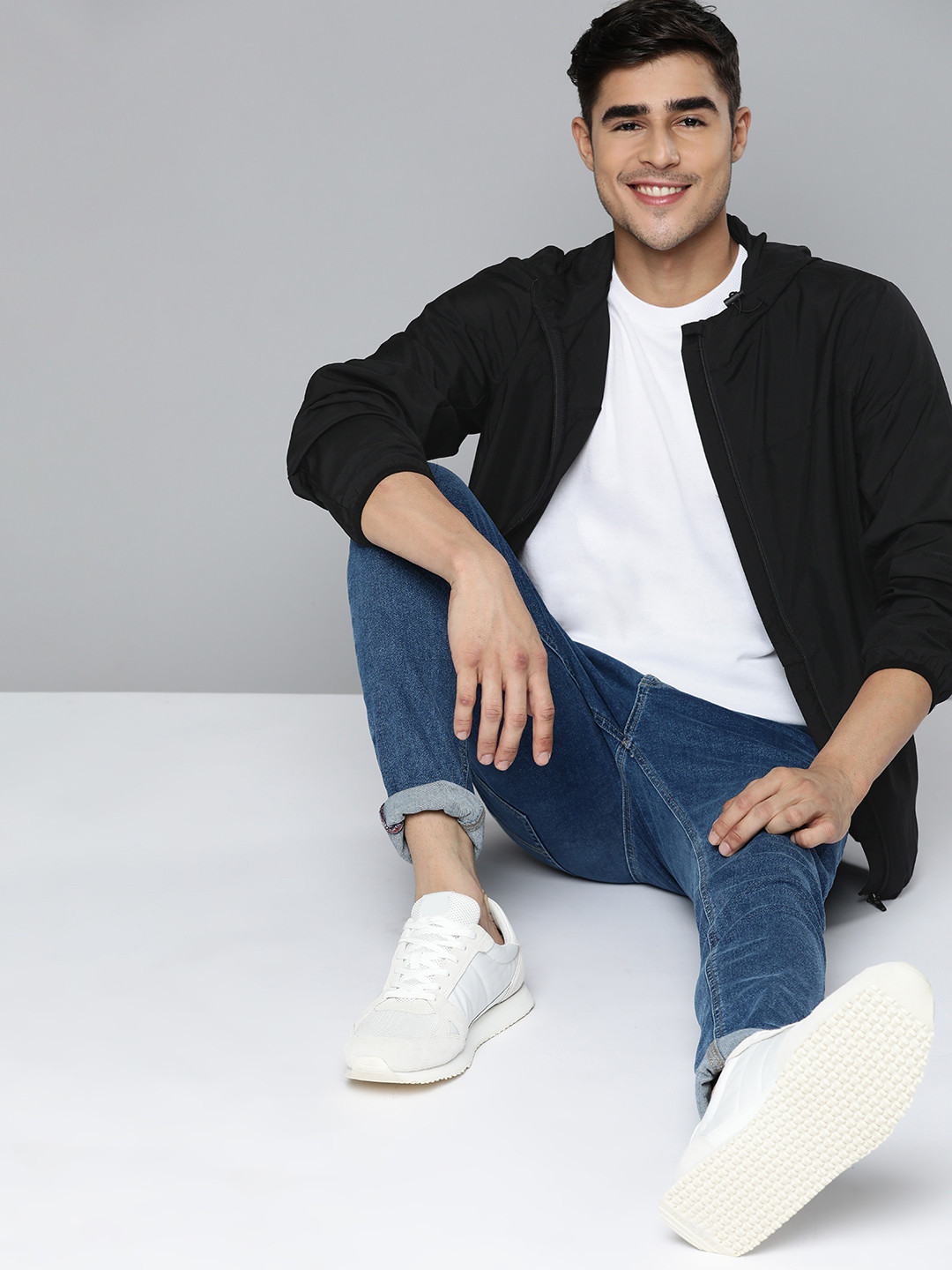 

Mast & Harbour Men Black Solid Lightweight Tailored Jacket