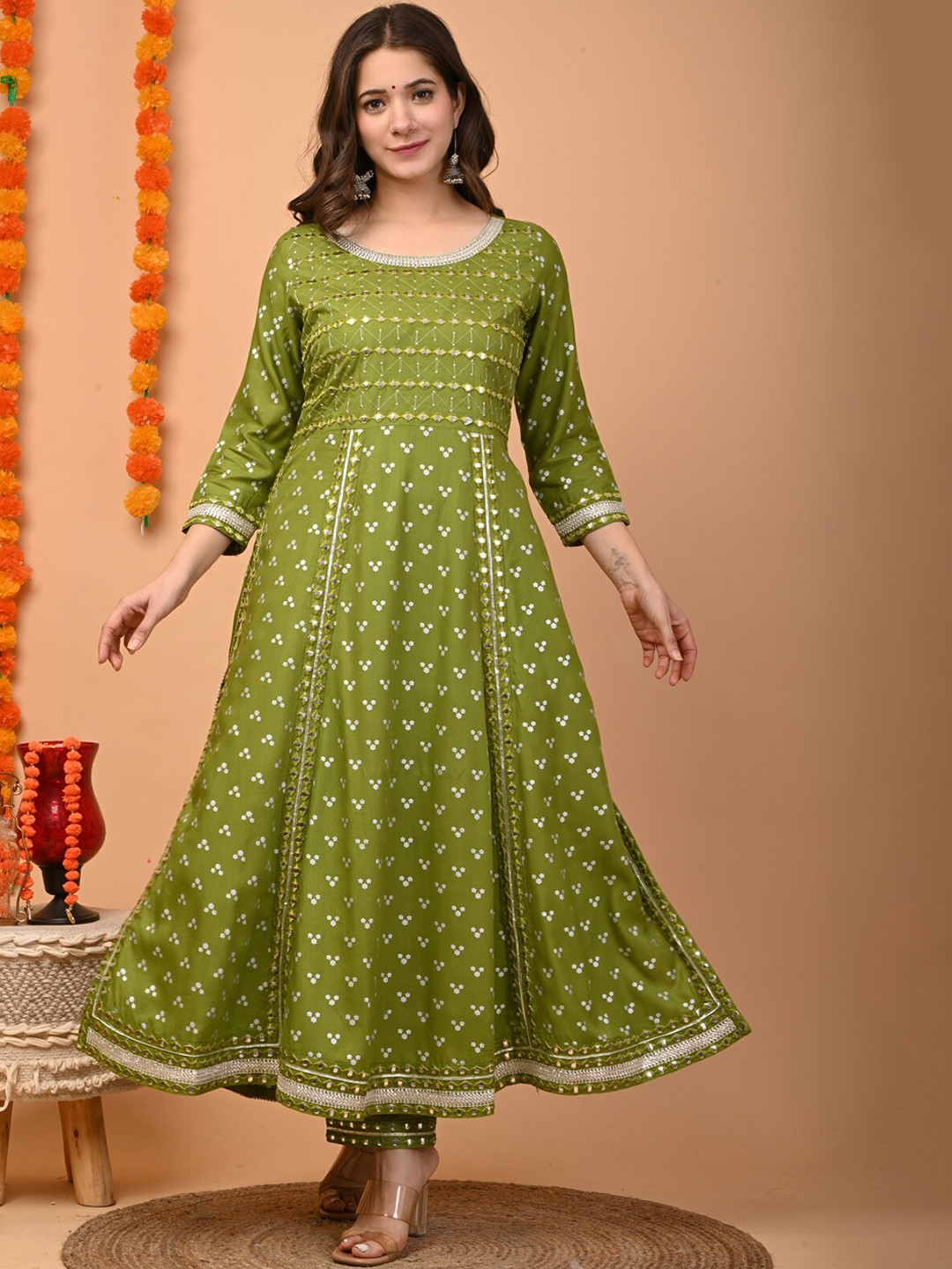 

TOULIN Women Green Ethnic Motifs Printed Mirror Work Kurta with Trousers & With Dupatta