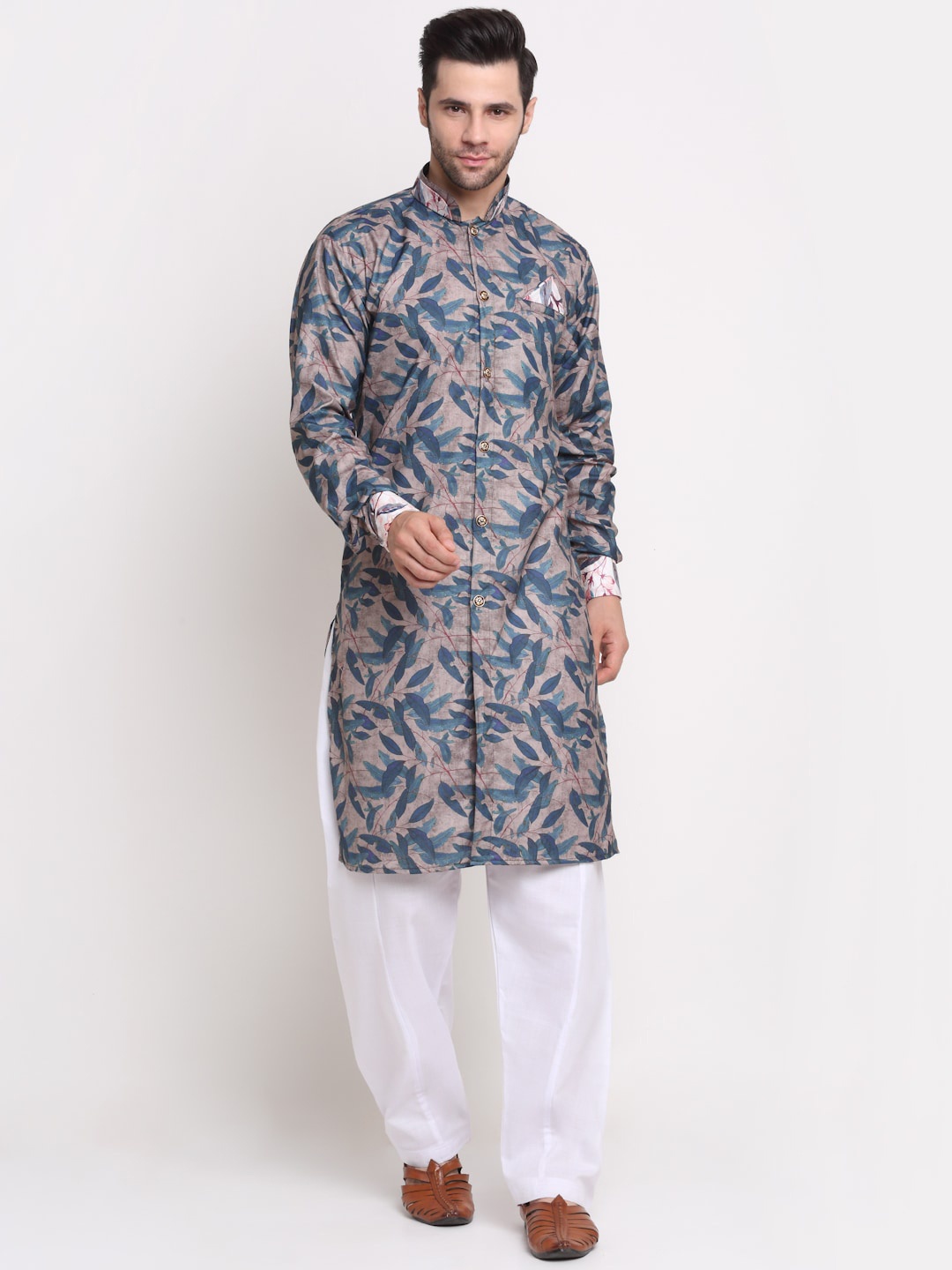 

Benstoke Men Grey & Blue Printed Sherwani