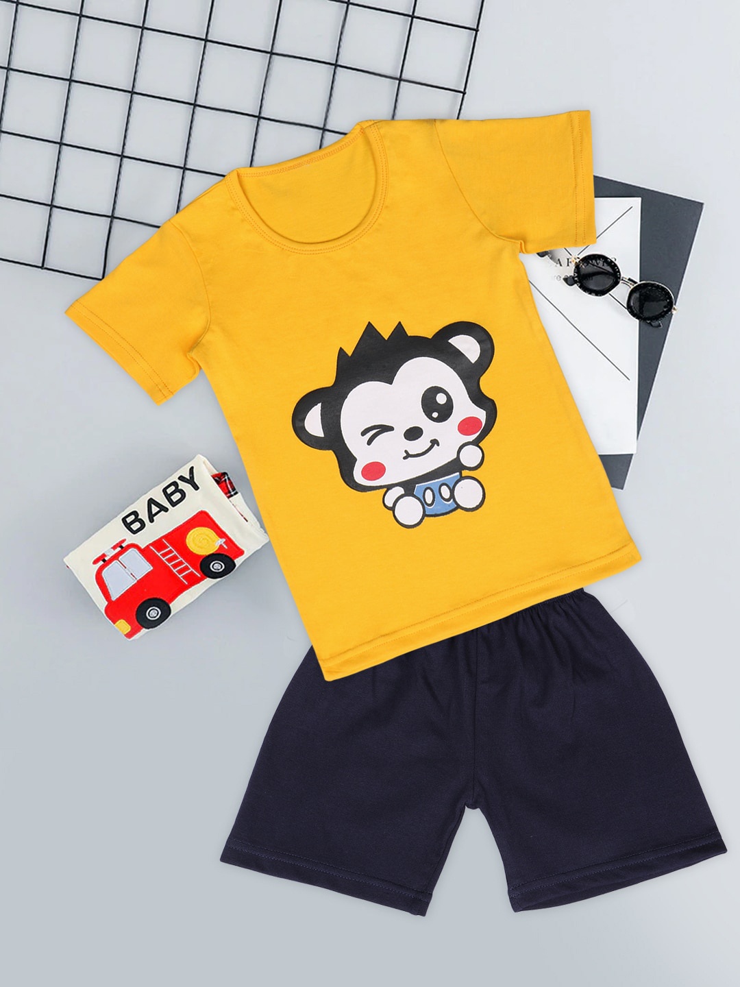 

Fashitale Unisex Kids Yellow & Navy Blue Printed Pure Cotton T-shirt with Shorts