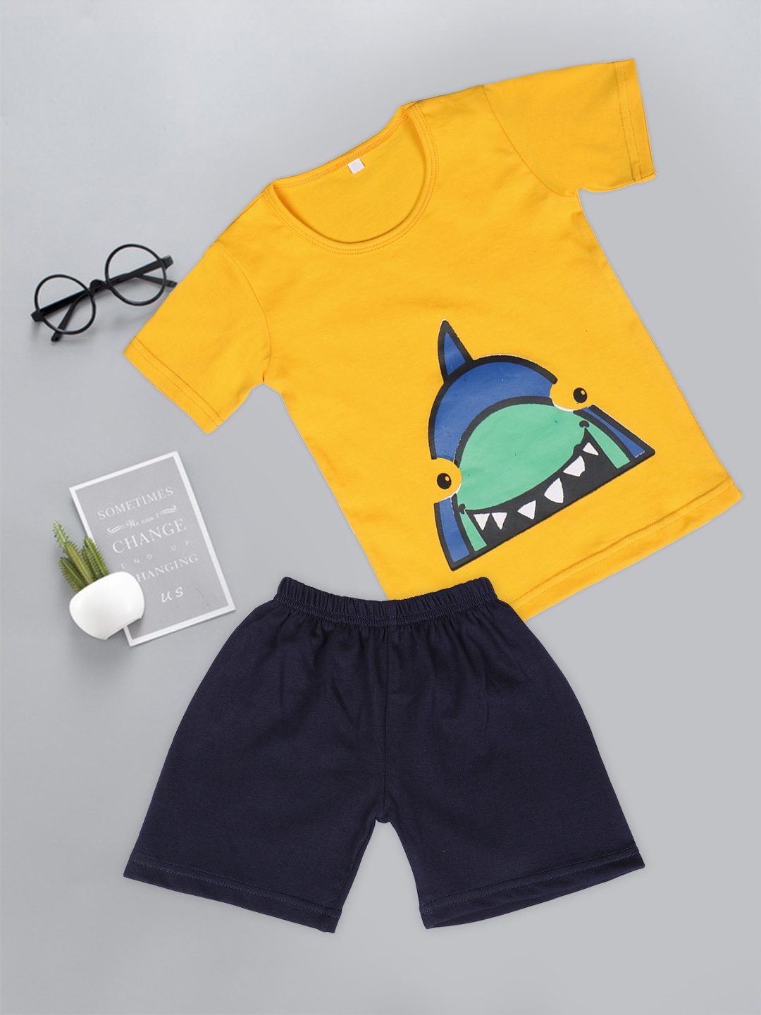 

Fashitale Unisex Kids Yellow & Black Printed T-shirt with Shorts