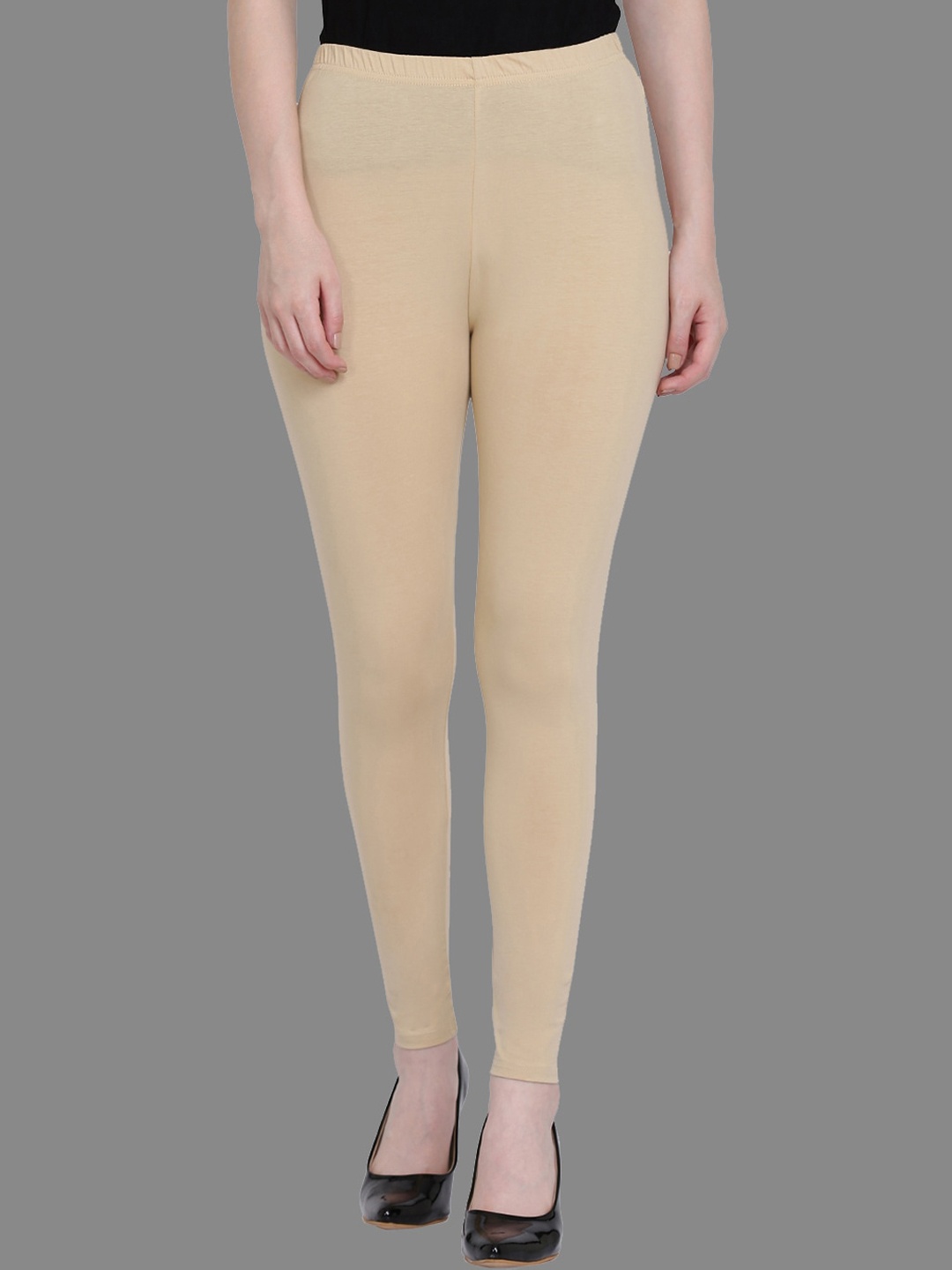 

SPIFFY Women Beige Solid Ankle-Length Leggings