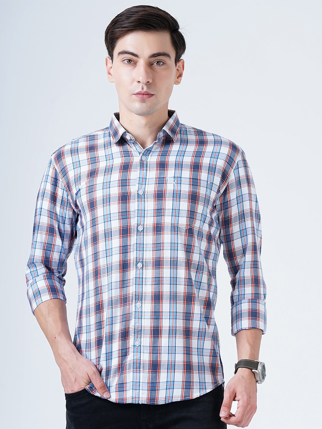 

SORATIA Men White Slim Fit Checked Casual Shirt