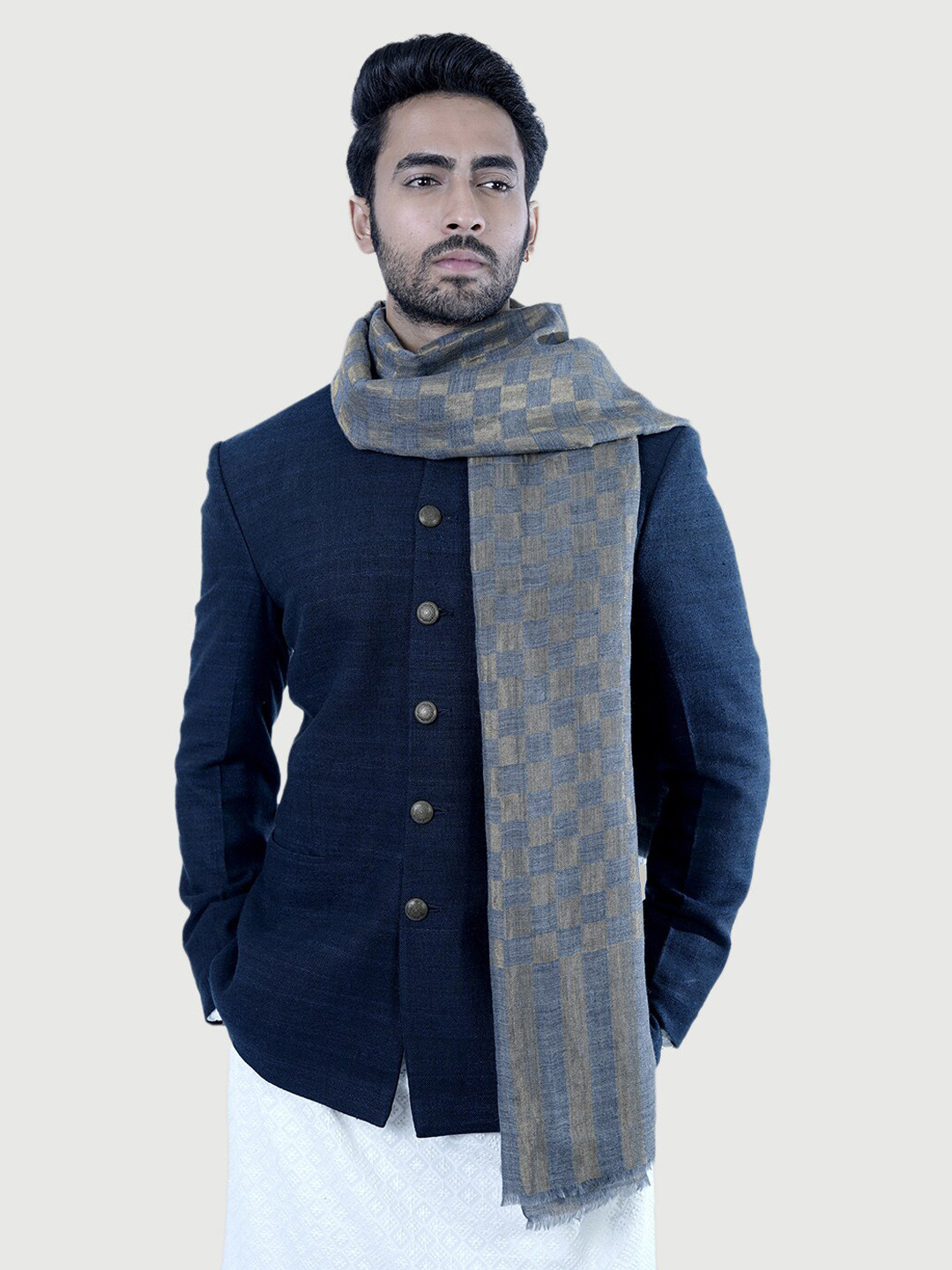

TAROOB Men Grey & Blue Checked Woven Design Moonlight Zari Shawl