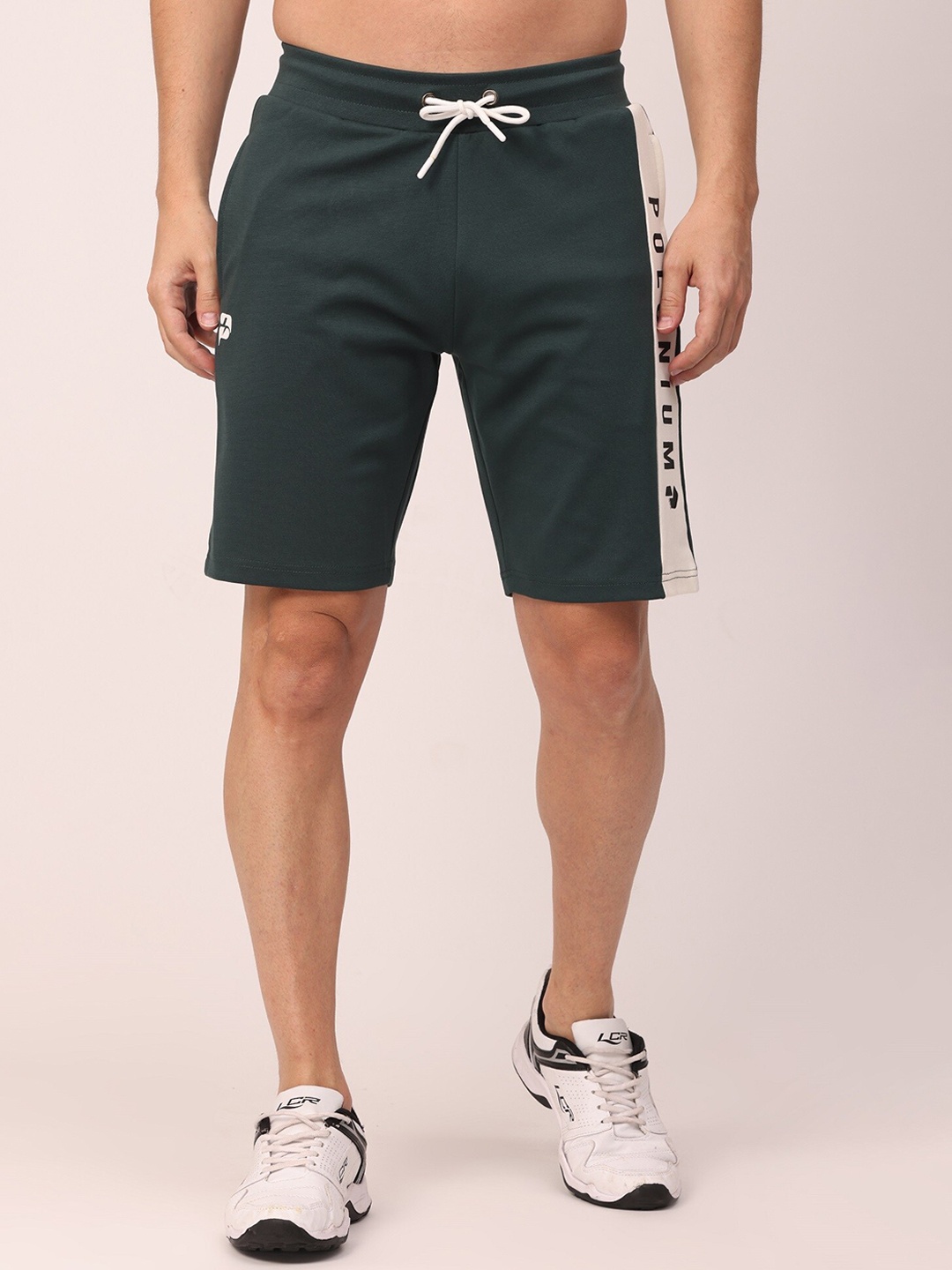 

POLONIUM Men Olive Green Shorts