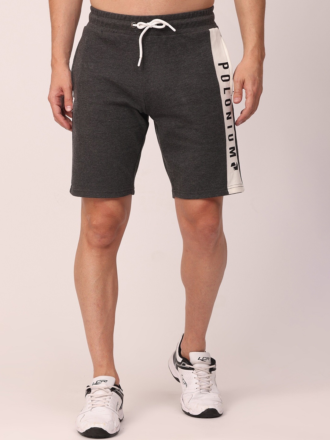 

POLONIUM Men Grey Shorts