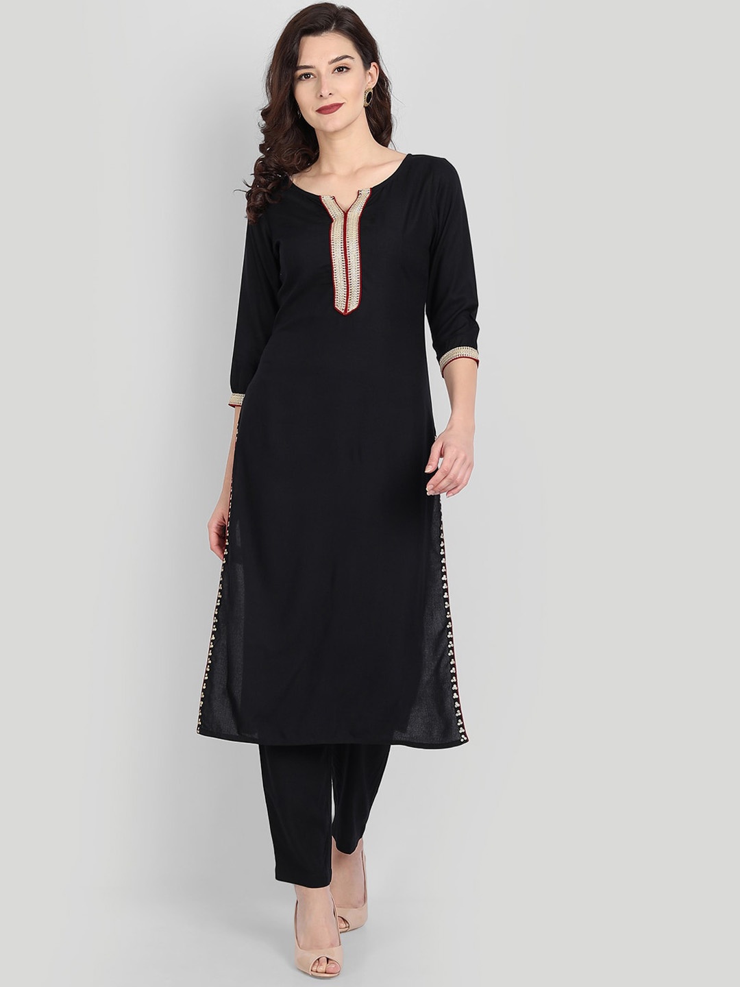 

githaan Women Black Yoke Design Pleated Kurti with Trousers