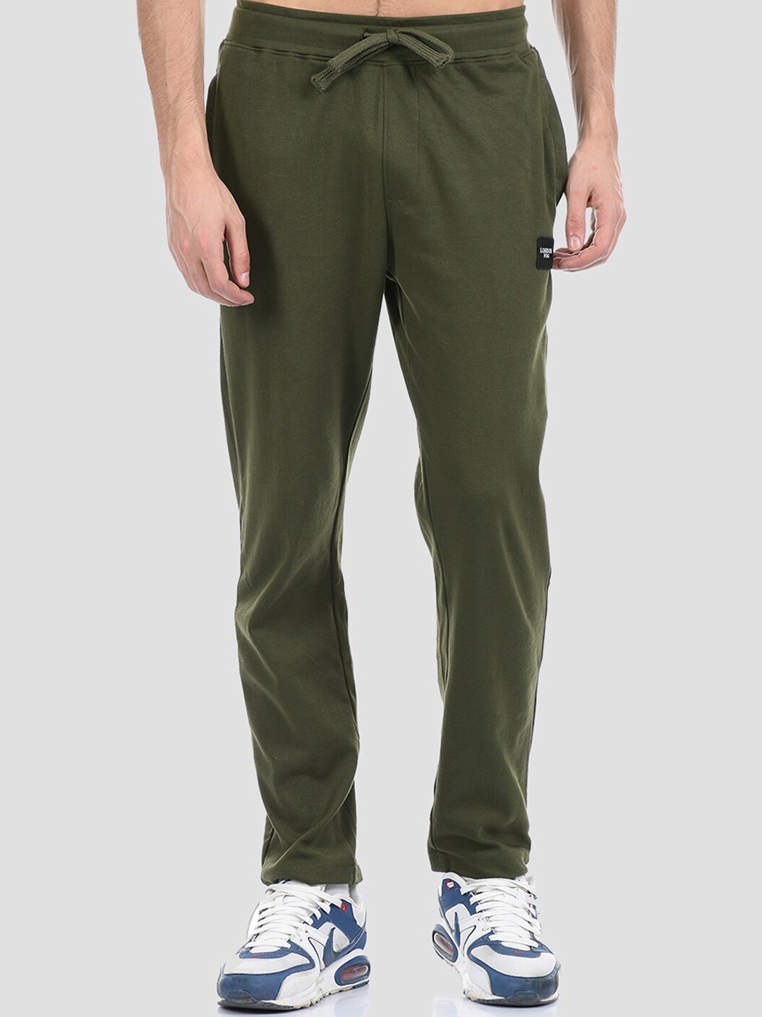 

LONDON FOG Men Green Solid Cotton Track Pants