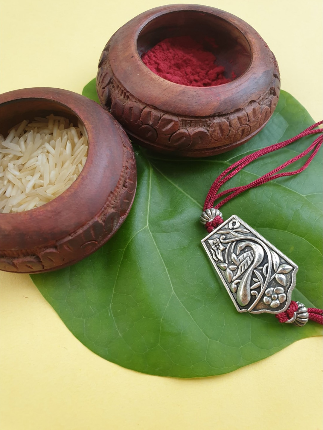 

FIROZA Men Silver Toned & Maroon Red Strength Beaded Rakhi
