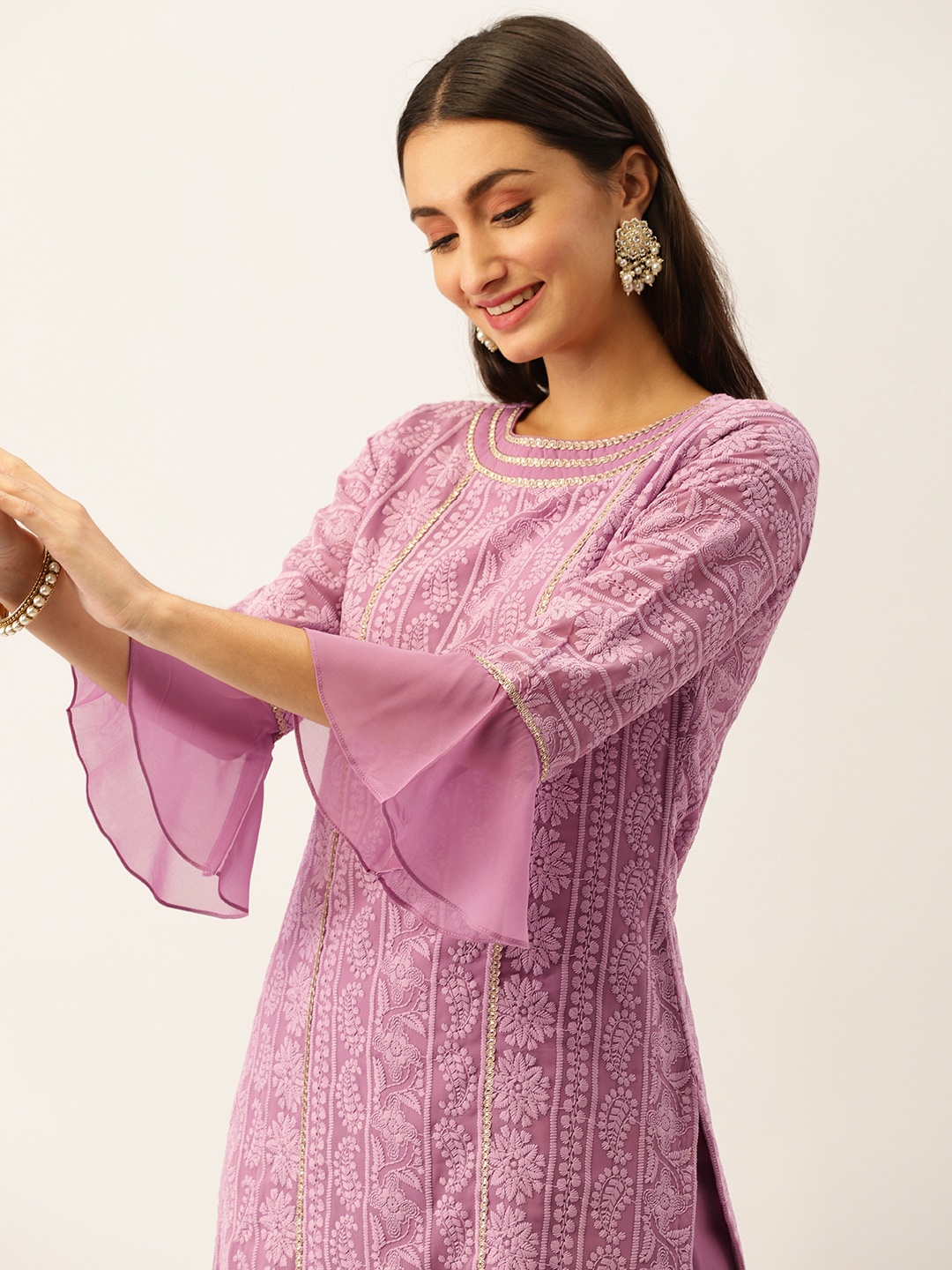 

SWAGG INDIA Women Mauve Chikankari Embroidered Kurta with Palazzos