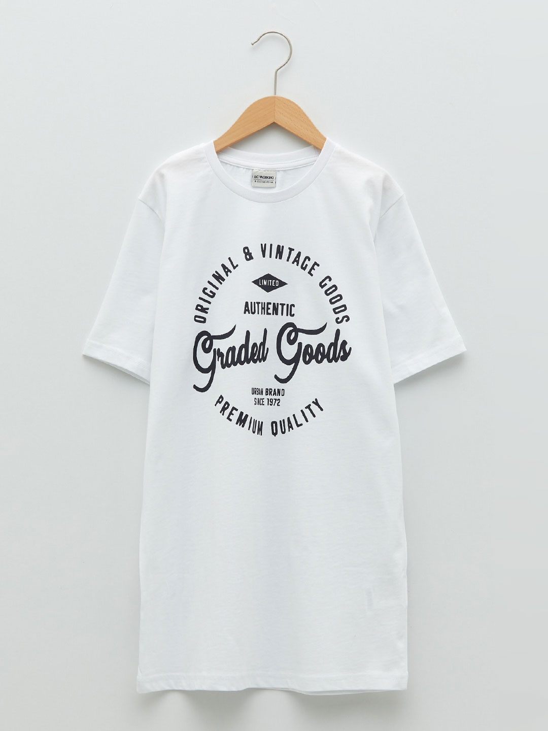 

LC Waikiki Boys White & Black Pure Cotton Typography Print T-shirt