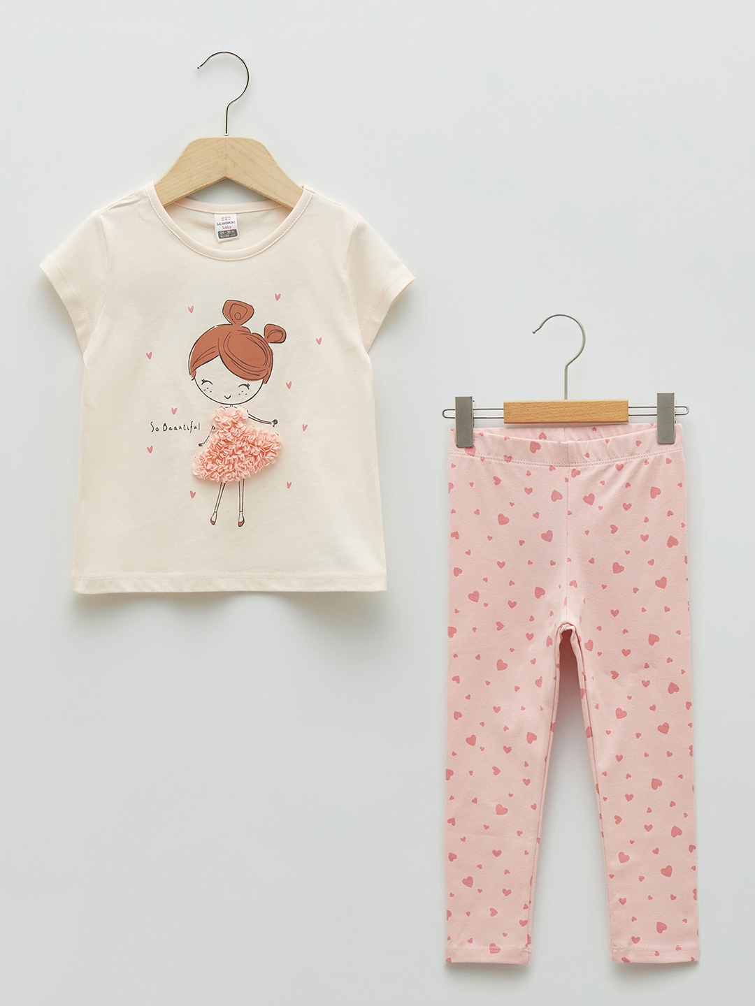 

LC Waikiki Girls Peach-Coloured & Pink Printed Top with Pyjamas