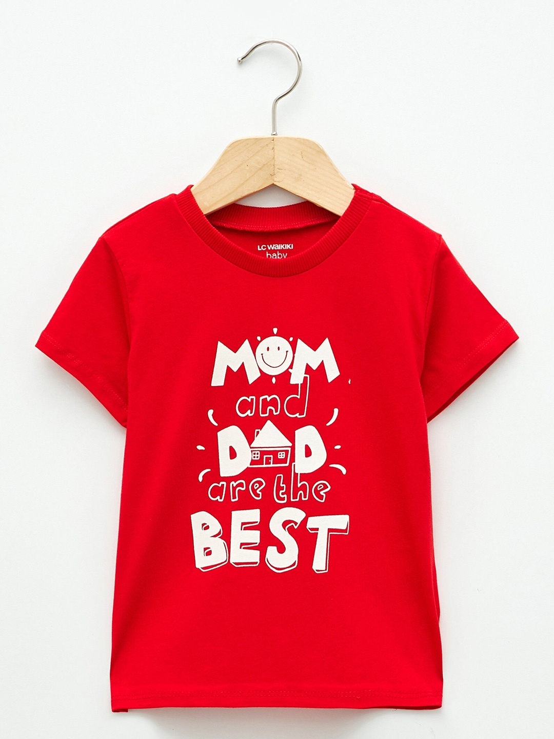 

LC Waikiki Boys Red Typography Printed Pure Cotton T-shirt