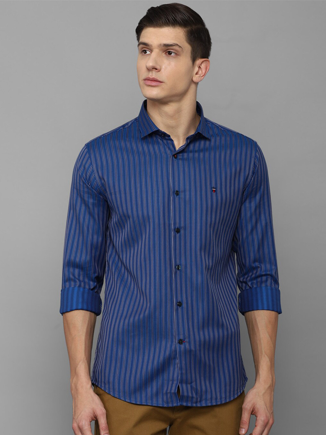 

Louis Philippe Sport Men Blue Slim Fit Striped Casual Shirt