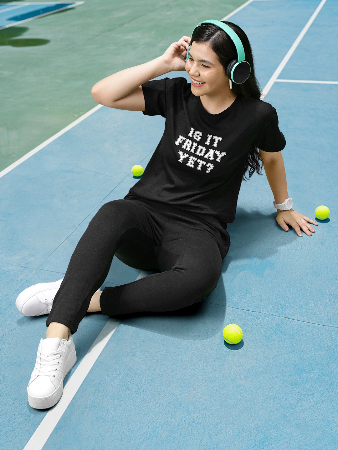 

Harvard Printed Round-Neck T-shirt With Solid Track Pants, Black