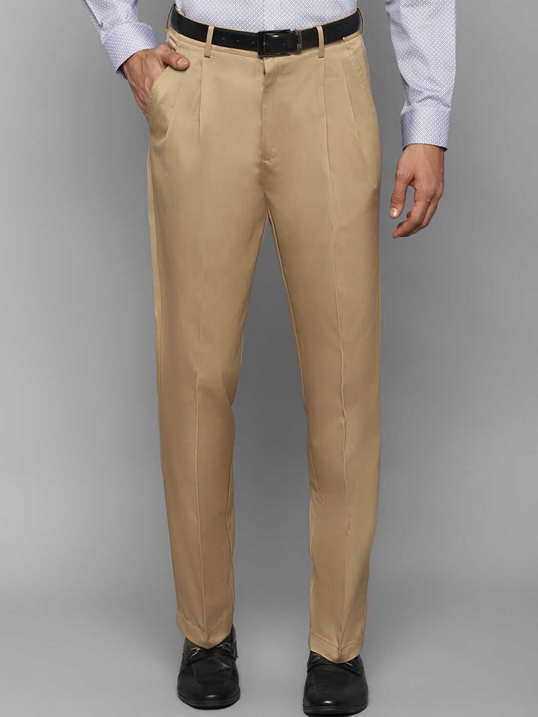 

Louis Philippe Men Khaki Pleated Trousers