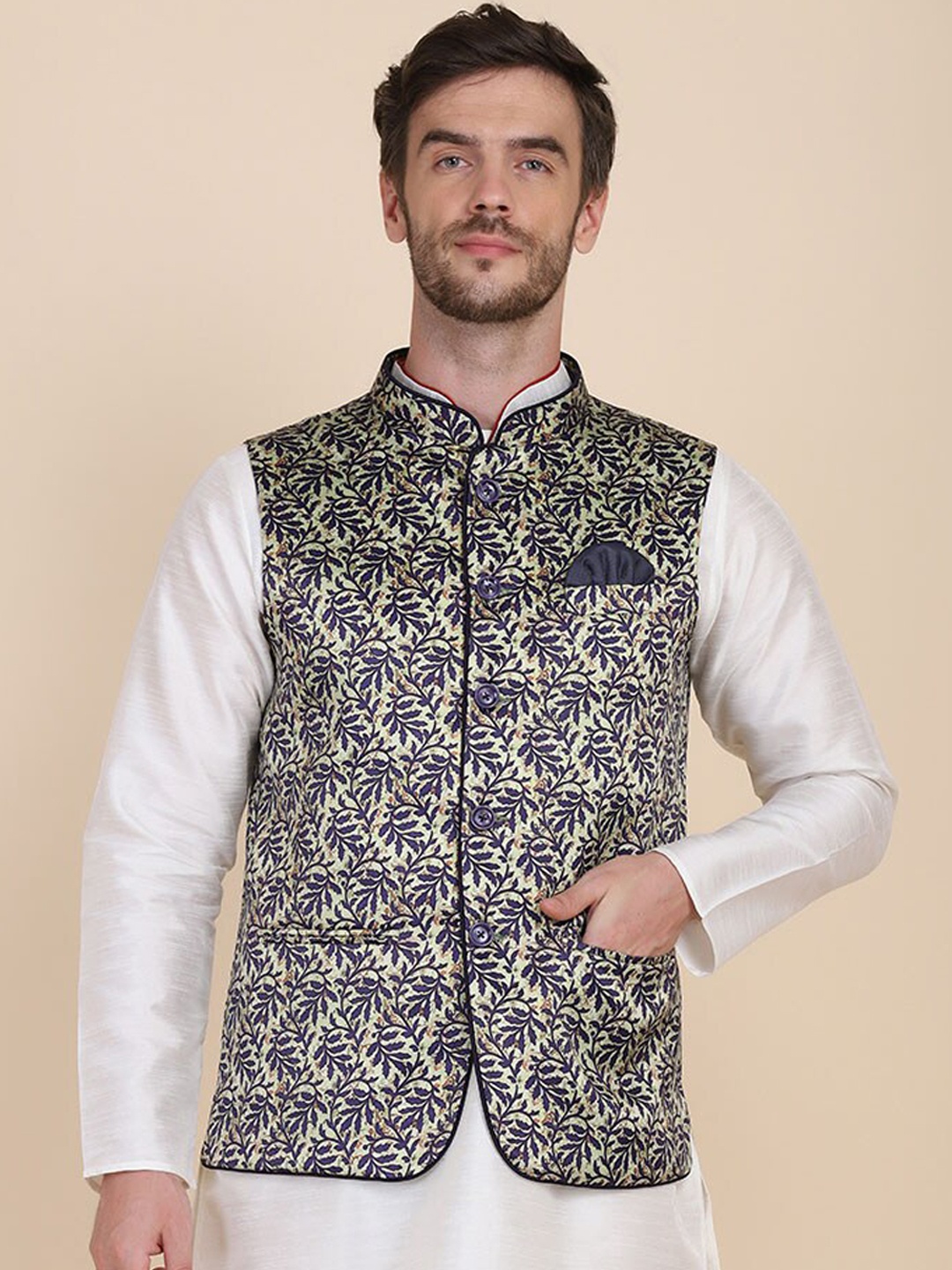 

TAHVO Men Green Printed Nehru Jackets