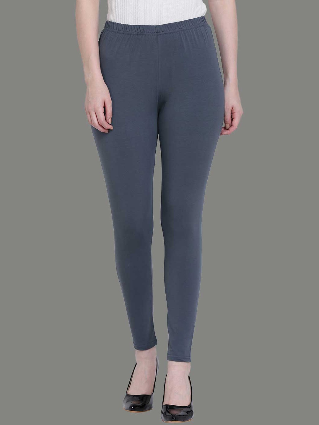 

SPIFFY Women Grey Solid Ankle-Length Leggings