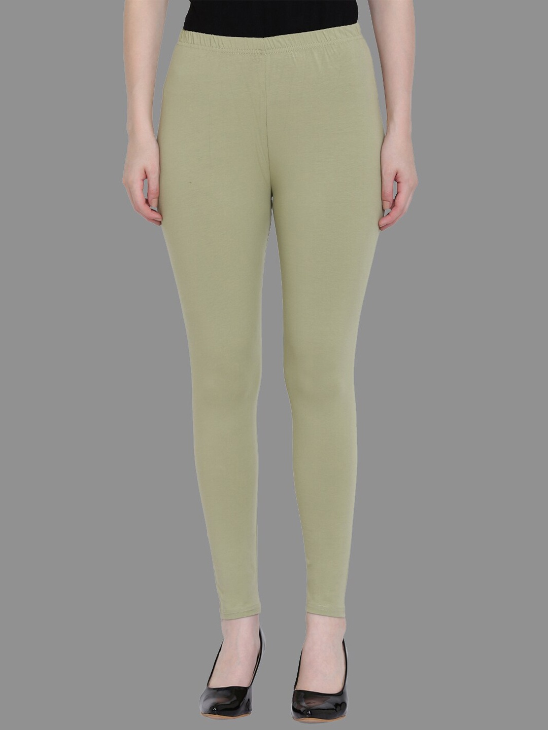 

SPIFFY Women Green Solid Cotton Leggings