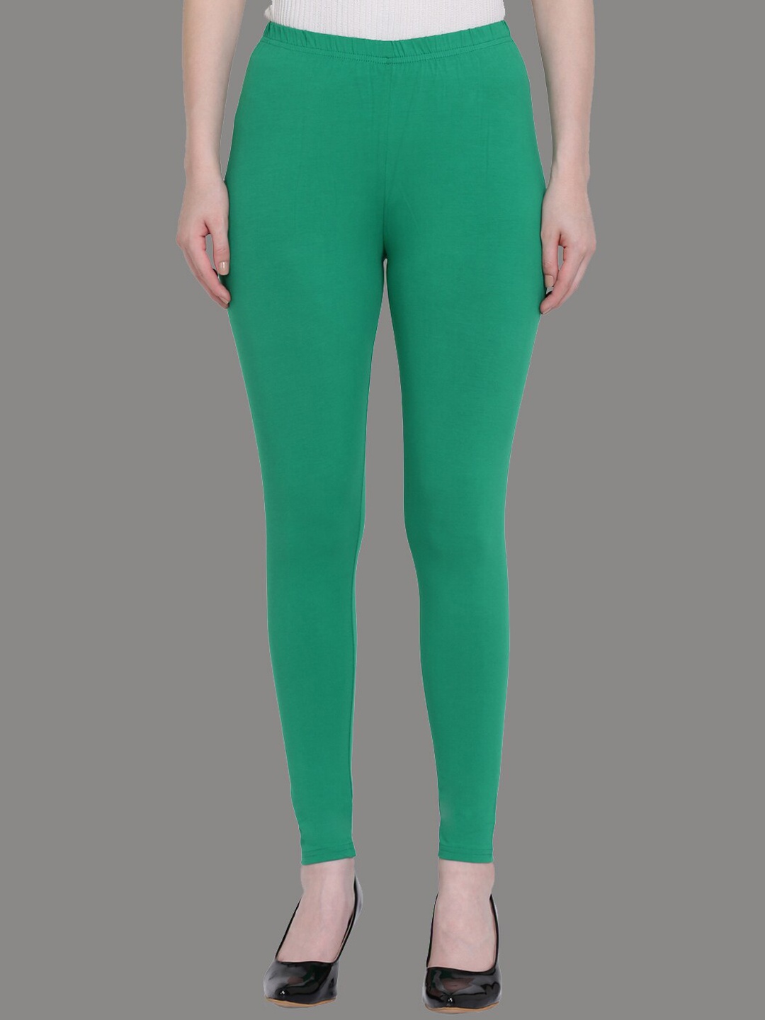 

SPIFFY Women Green Solid Ankle-Length Leggings