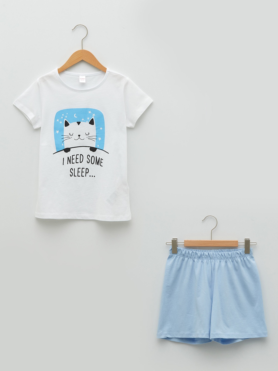 

LC Waikiki Girls White & Blue Printed Pure Cotton Shorts Set