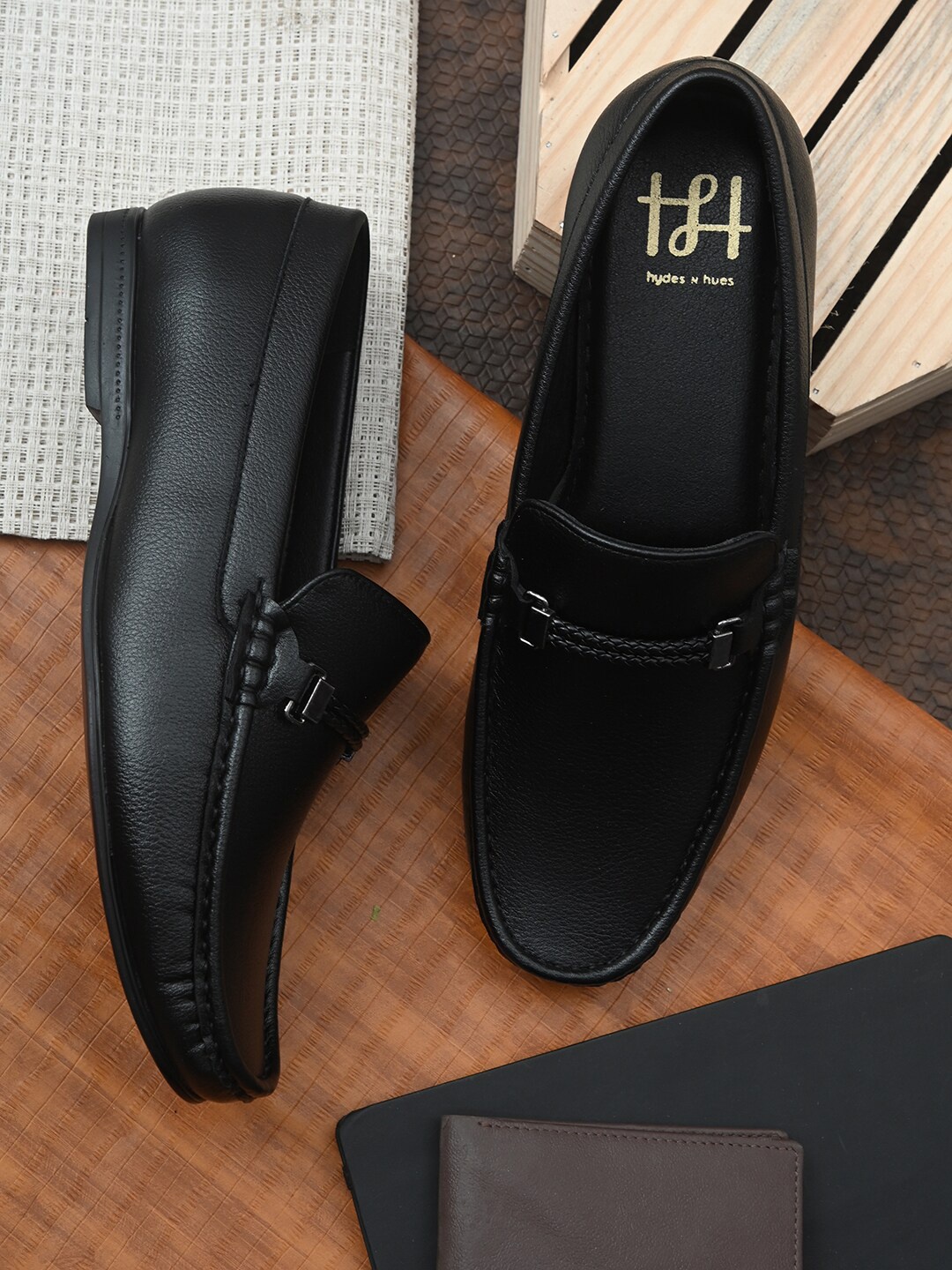 

Hydes N Hues Men Black Slip-On Sneakers