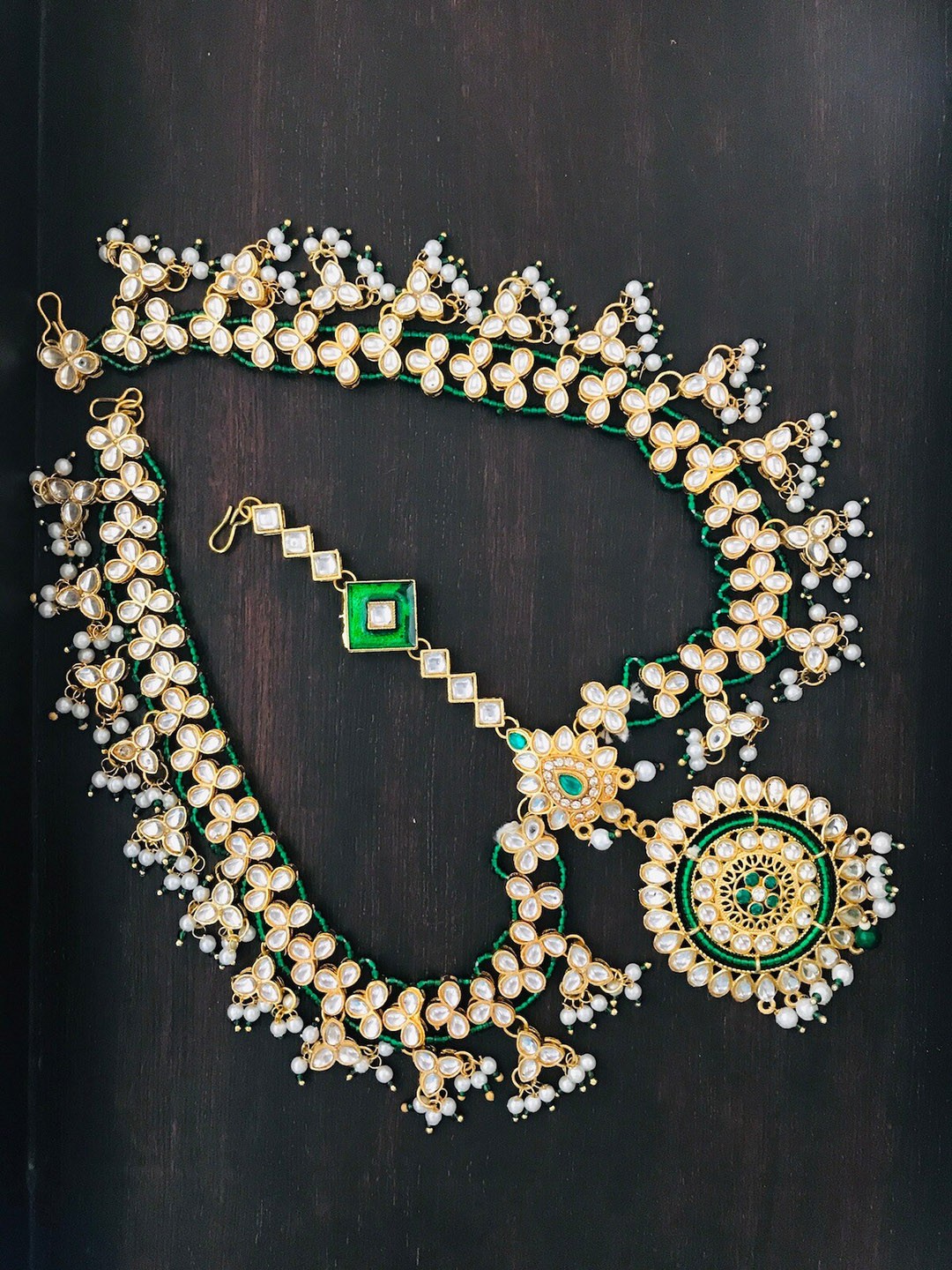 

The Opal Factory Gold-Toned Kundan Studded Sheeshphool Tikka