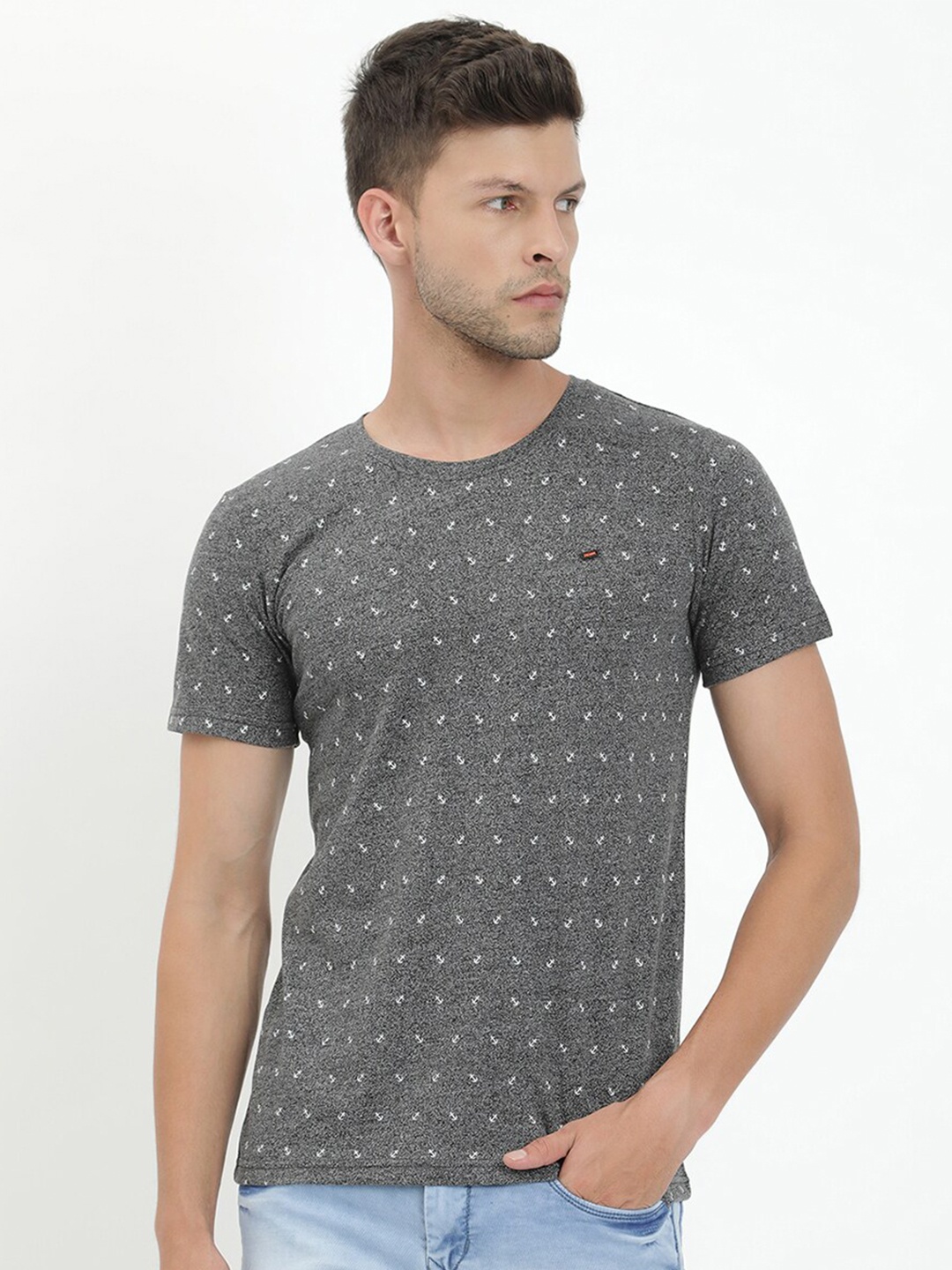 

V2 Value & Variety Men Black T-shirt