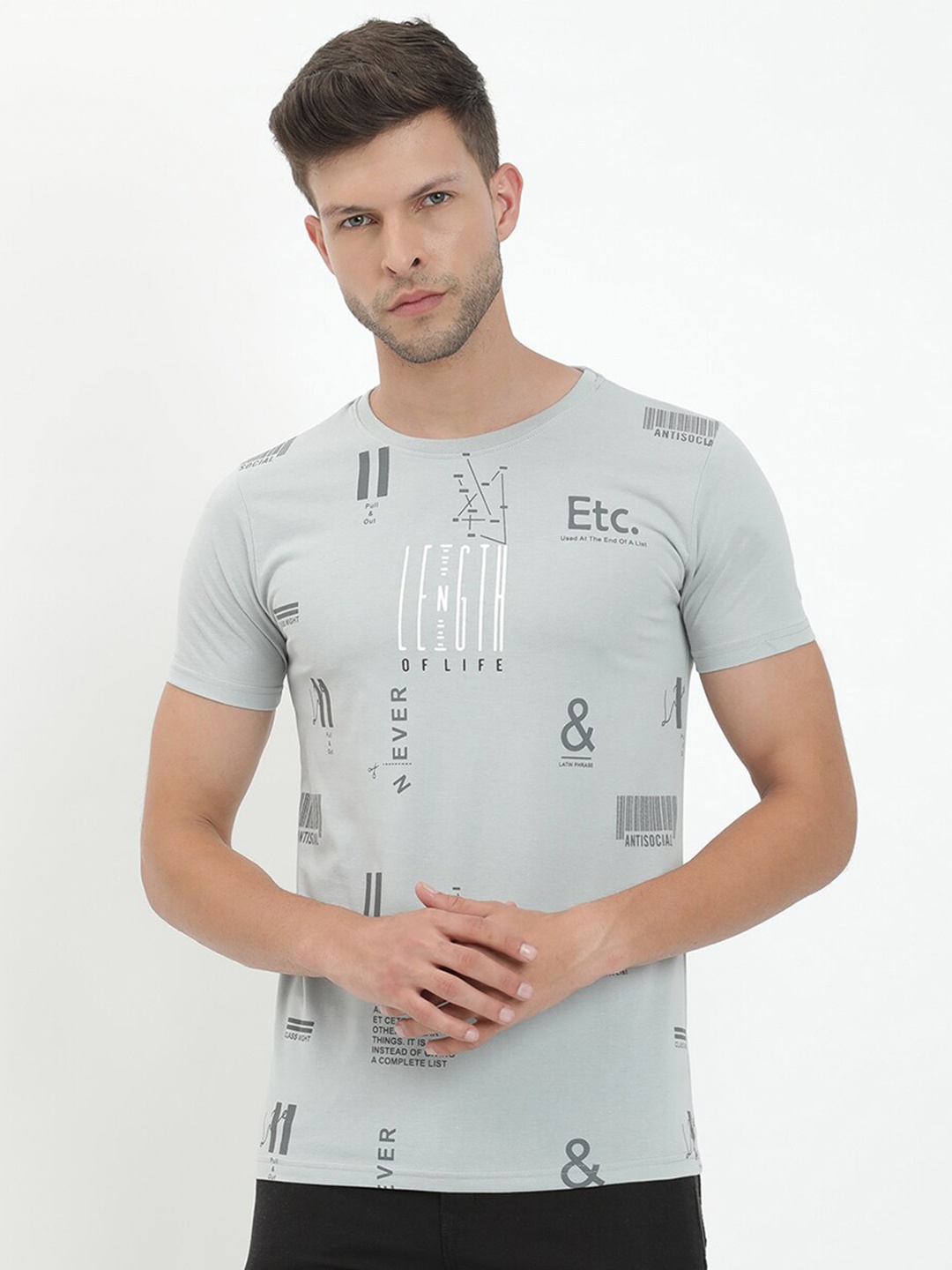

V2 Value & Variety Men Green Typography Printed Raw Edge T-shirt