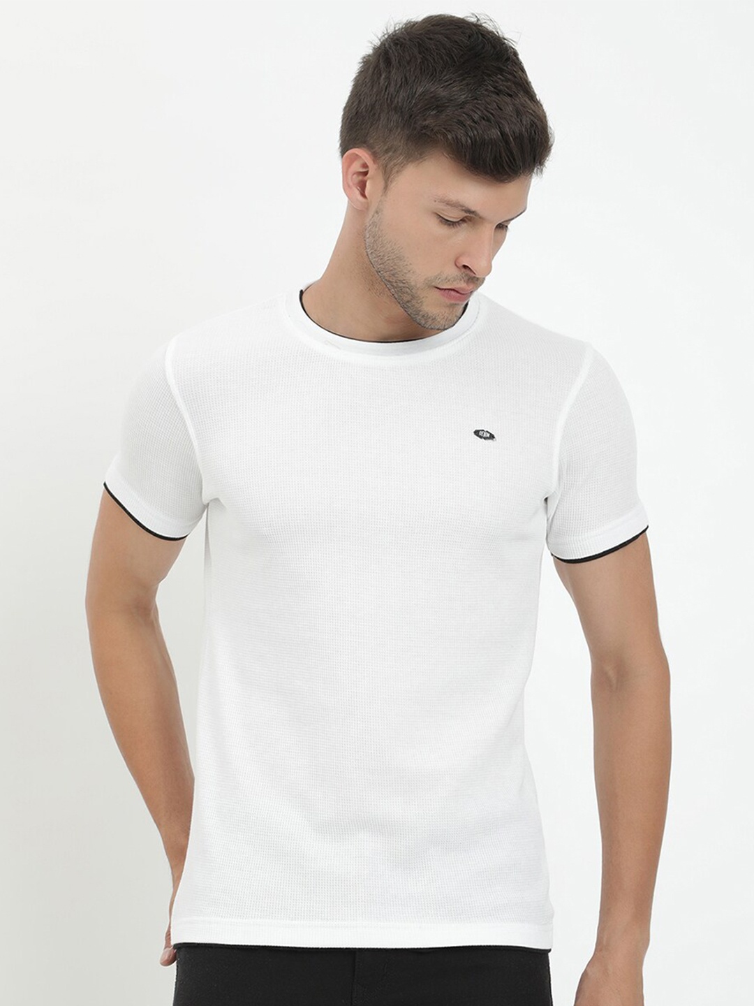 

V2 Value & Variety Men White T-shirt