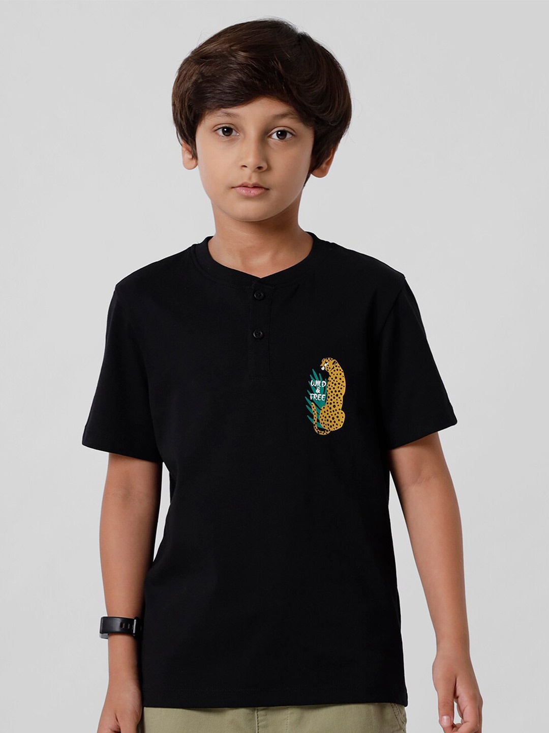 

PIPIN Boys Black Henley Neck T-shirt