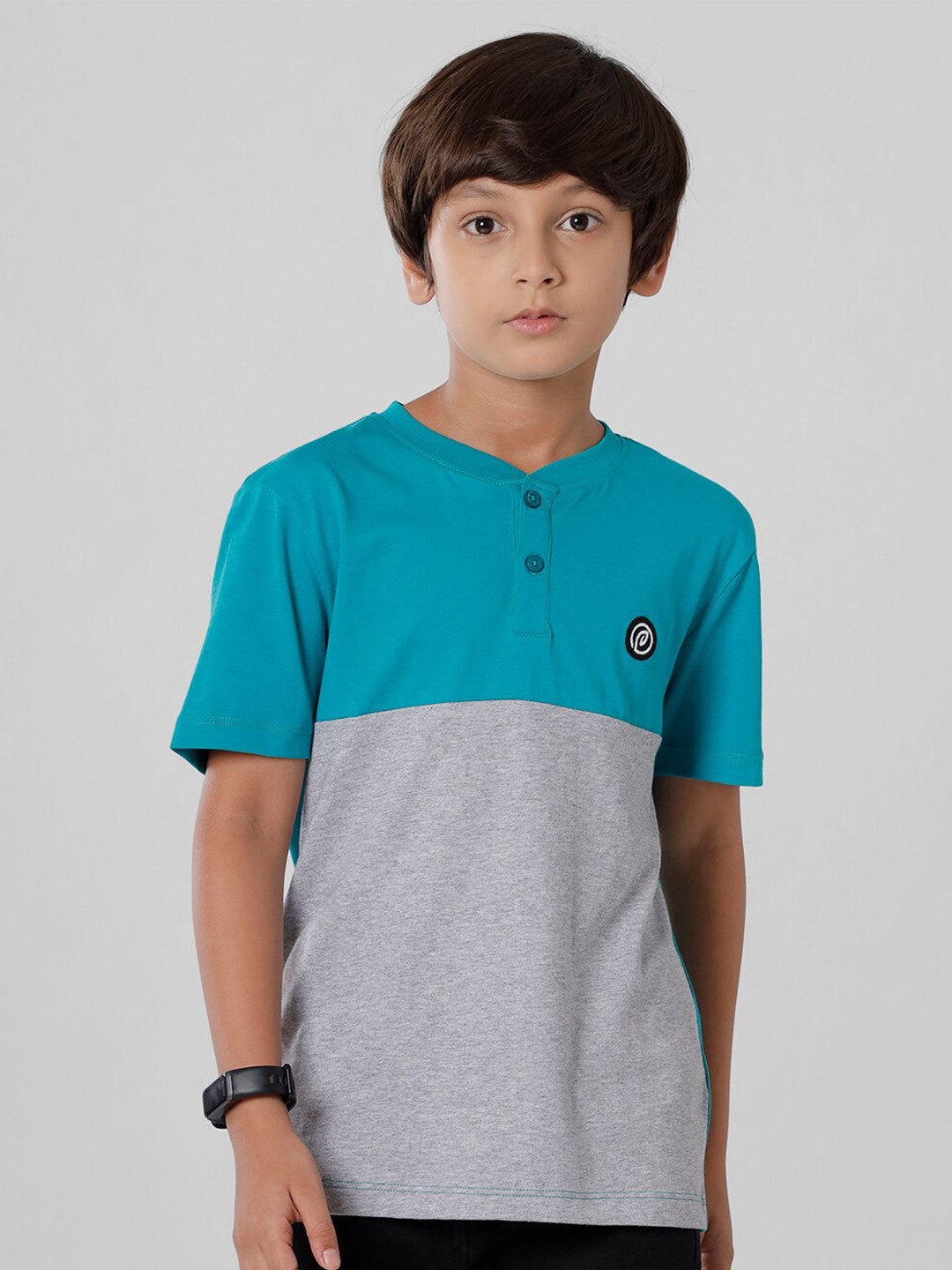 

PIPIN Boys Green Henley Neck T-shirt