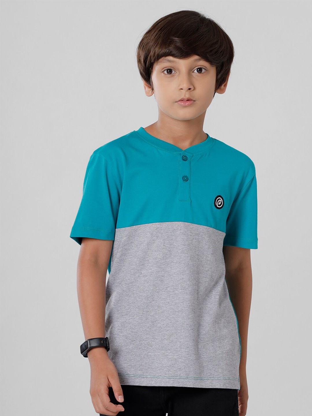 

PIPIN Boys Green Henley Neck T-shirt