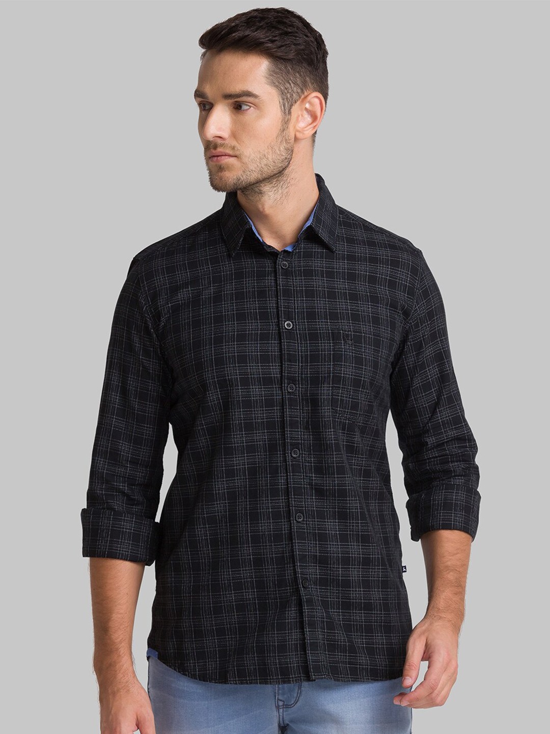 

Parx Men Black Slim Fit Checked Casual Shirt