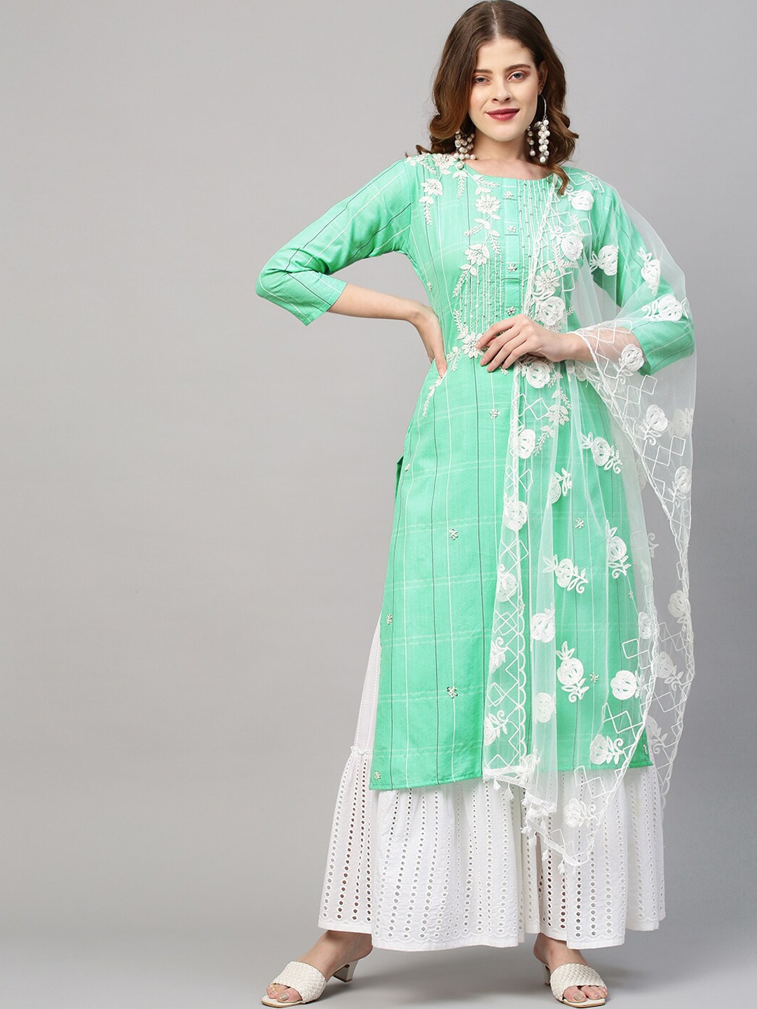 

FASHOR Women Green Ethnic Motifs Striped Flared Sleeves Thread Work Kurta