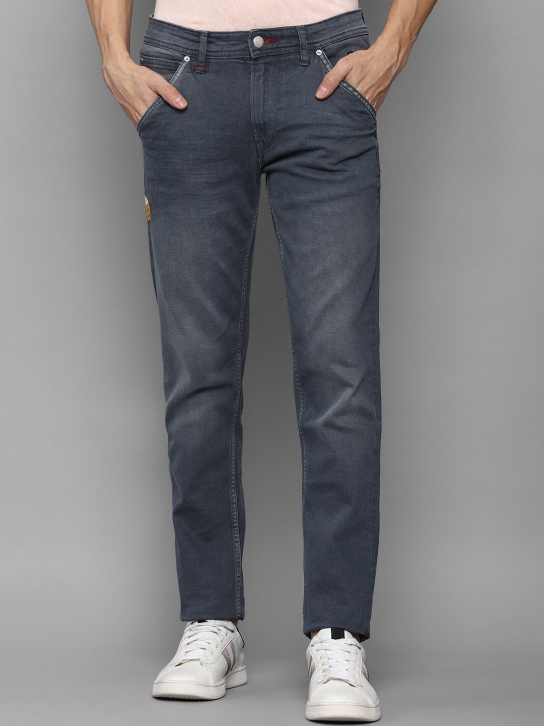 

Allen Solly Sport Men Blue Skinny Fit Light Fade Jeans