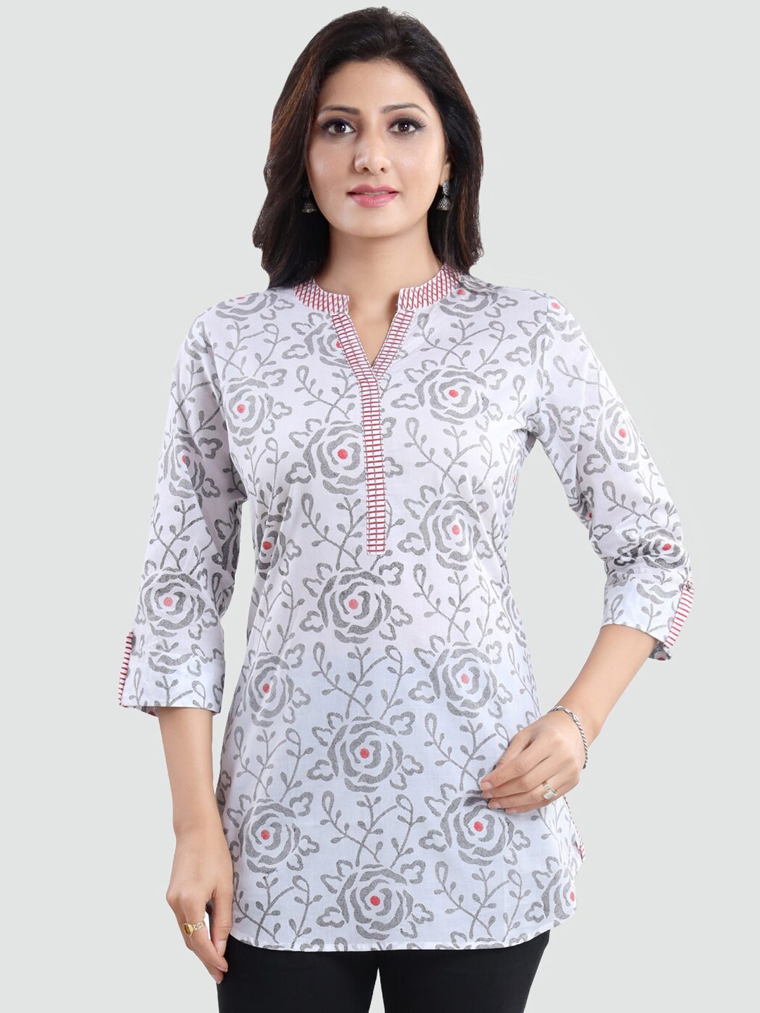 

Saree Swarg Women White & Grey Floral Printed Straight Kurti