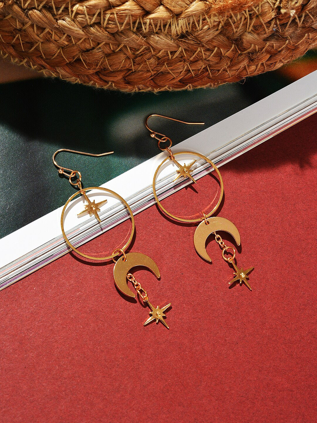 

SOHI Gold-Toned Contemporary Drop Earrings