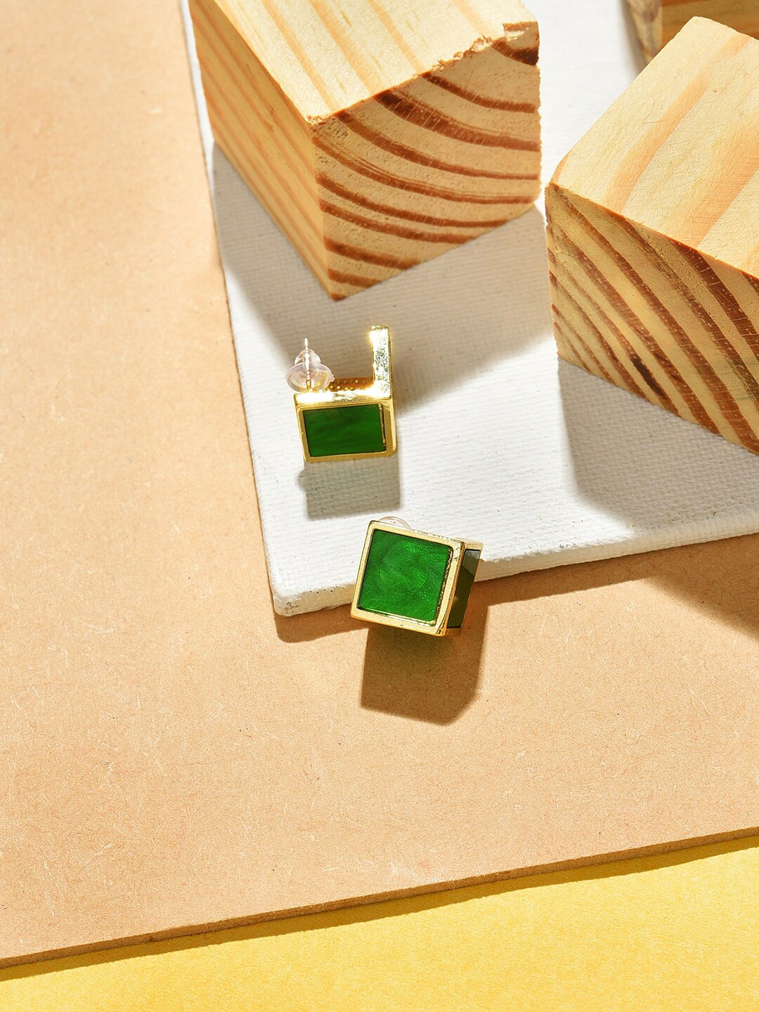 

SOHI Green Contemporary Studs Earrings