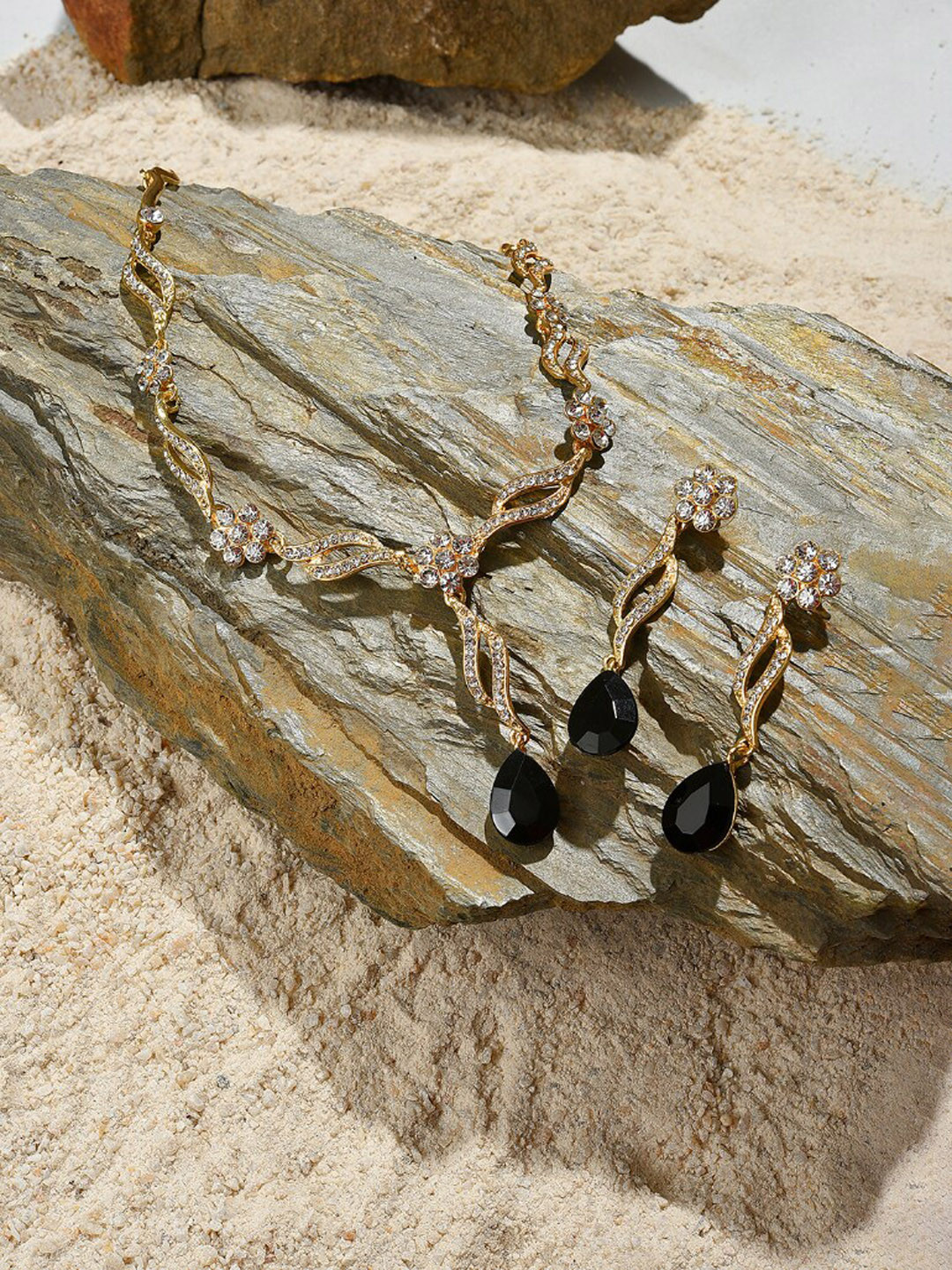 

SOHI Gold-Plated White & Black Stone Studded Jewellery Set