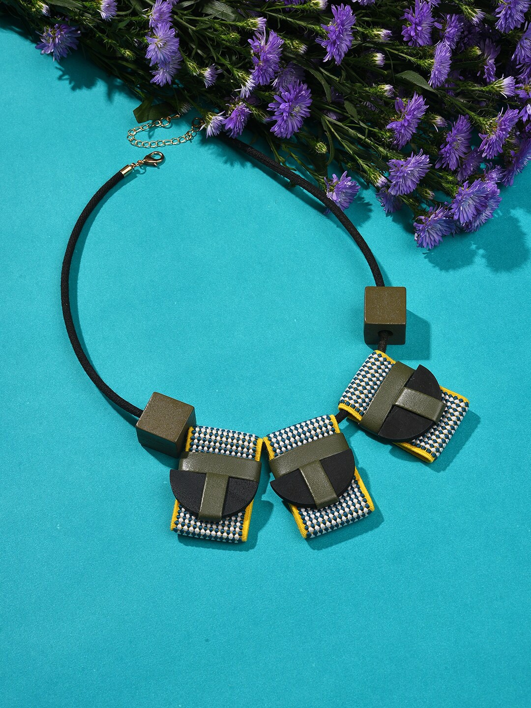 

SOHI Gold-Toned & Green Gold-Plated Necklace