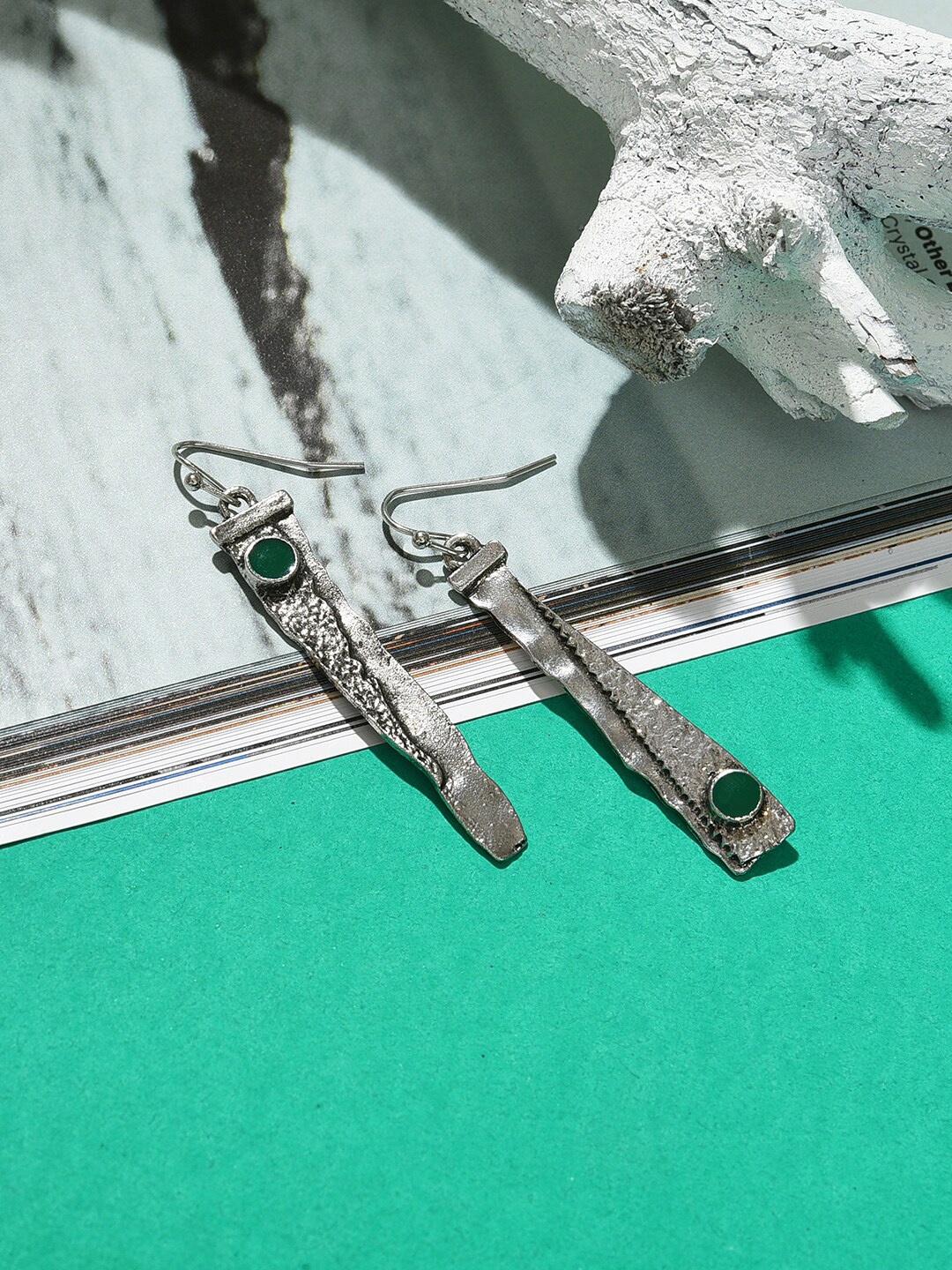 

SOHI Green Contemporary Studs Earrings