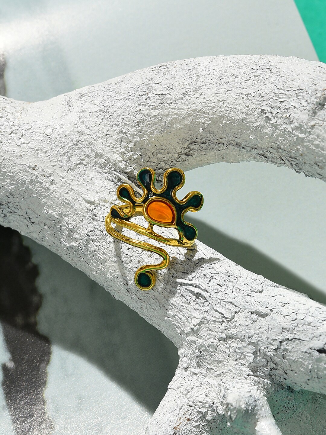 

SOHI Gold-Plated & Blue Stone-Studded Finger Ring