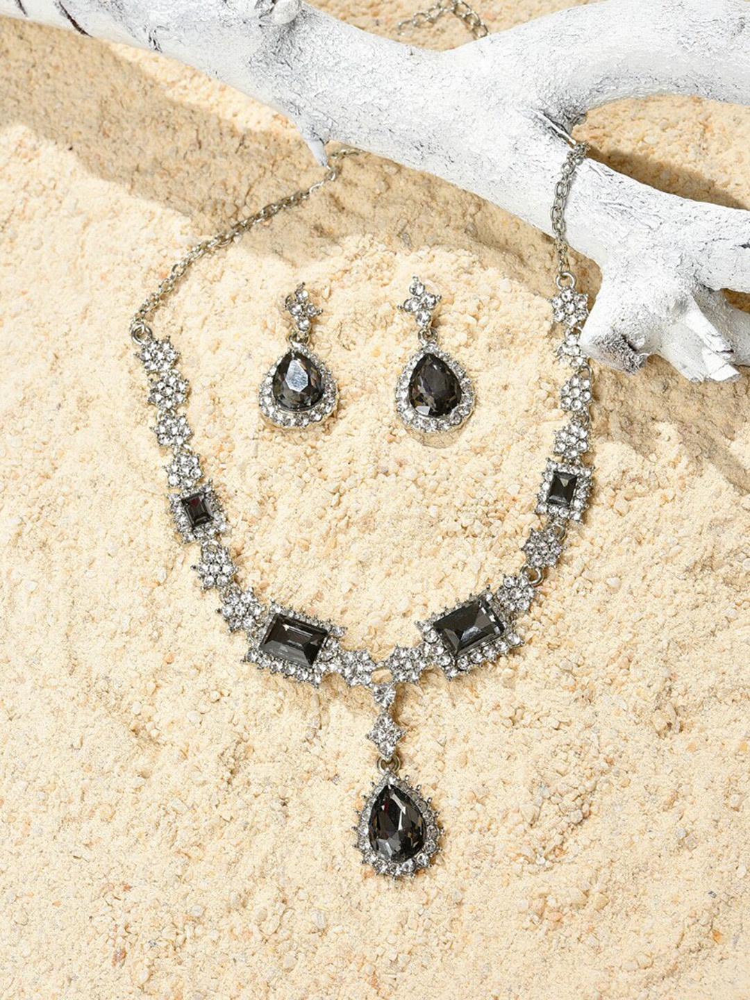 

SOHI Silver-Plated Black Artificial Stone Studded Jewellery Set