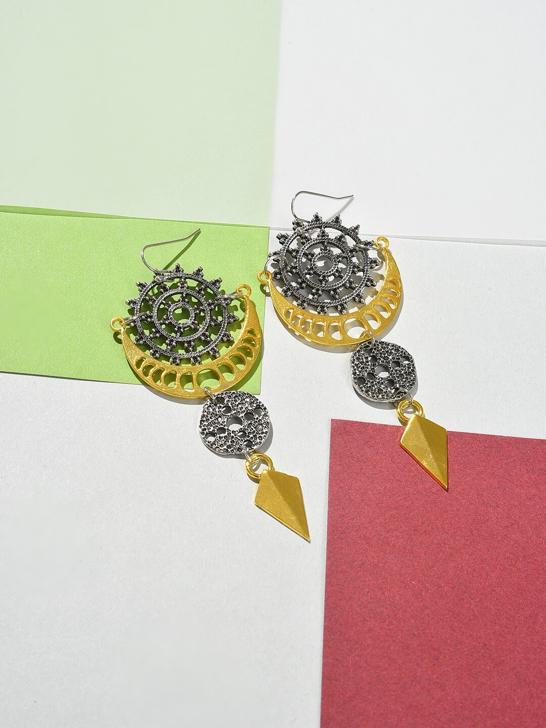 

SOHI Yellow Contemporary Drop Earrings